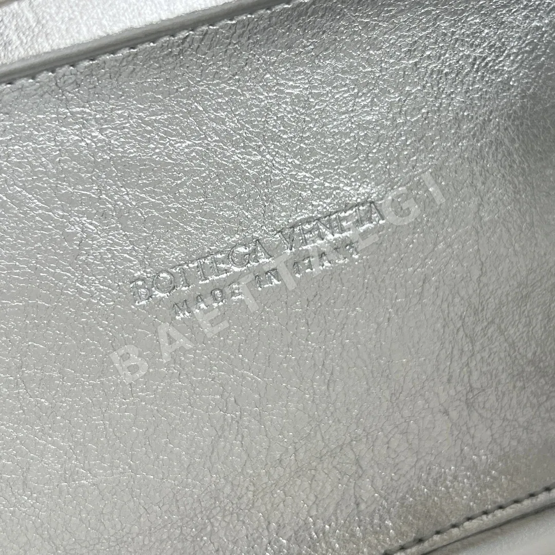 보테가베네타 노트 클러치 가방 상세 이미지 8