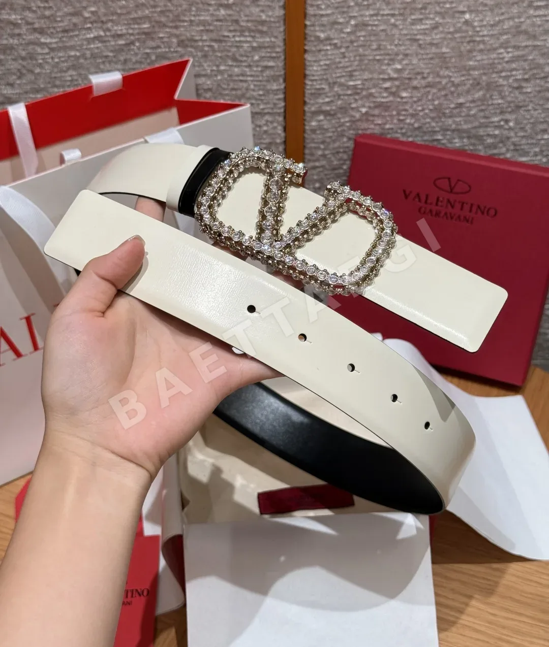 발렌티노 VLOGO 시그니처 크리스탈 장식 양면 벨트 40mm 상세 이미지 8