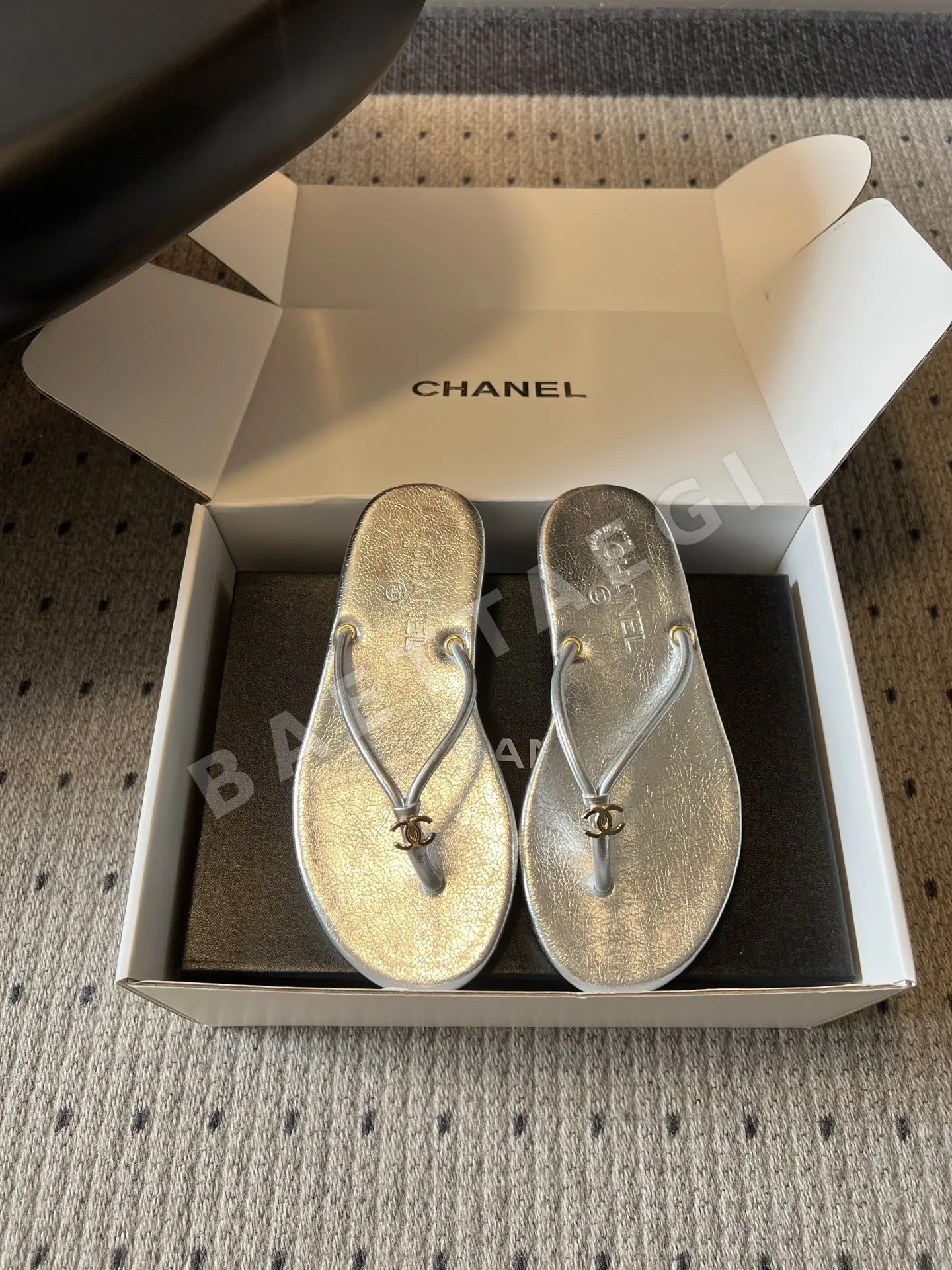 샤넬 더블 C 장식 플립플롭 75380