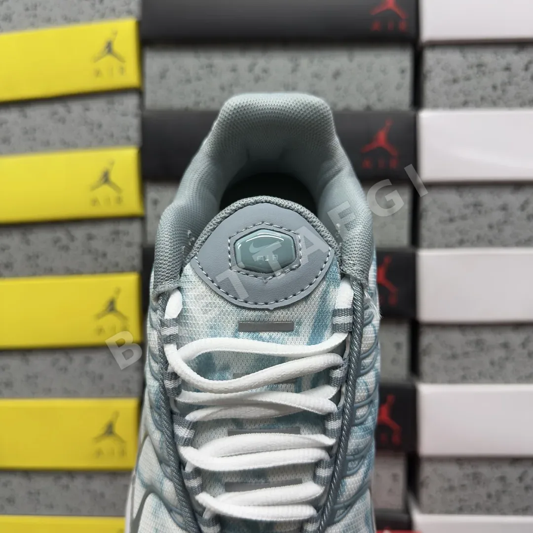 나이키 [BD] 에어 맥스 플러스 블루 화이트 FV0394-300 201905 Nike Air Max Plus Origins Waterway 상세 이미지 2
