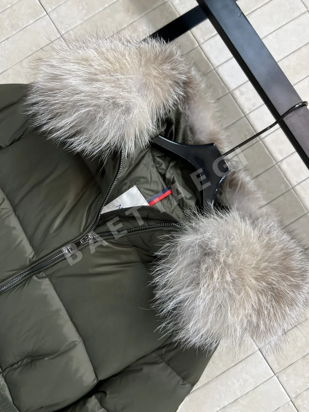 몽클레르 보에드 숏 패딩 점퍼 상세 이미지 2