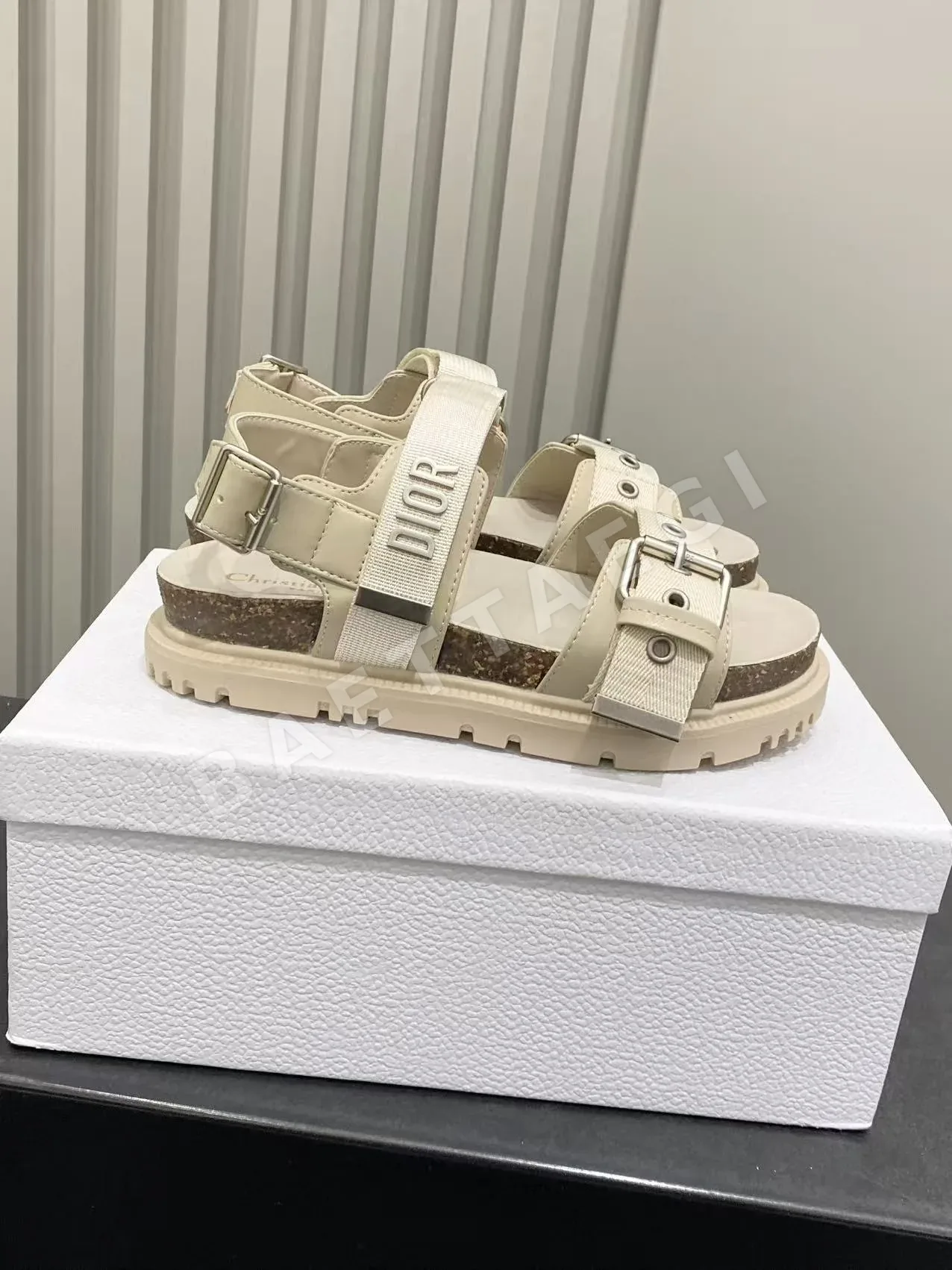 디올 벨크로 샌들 99362