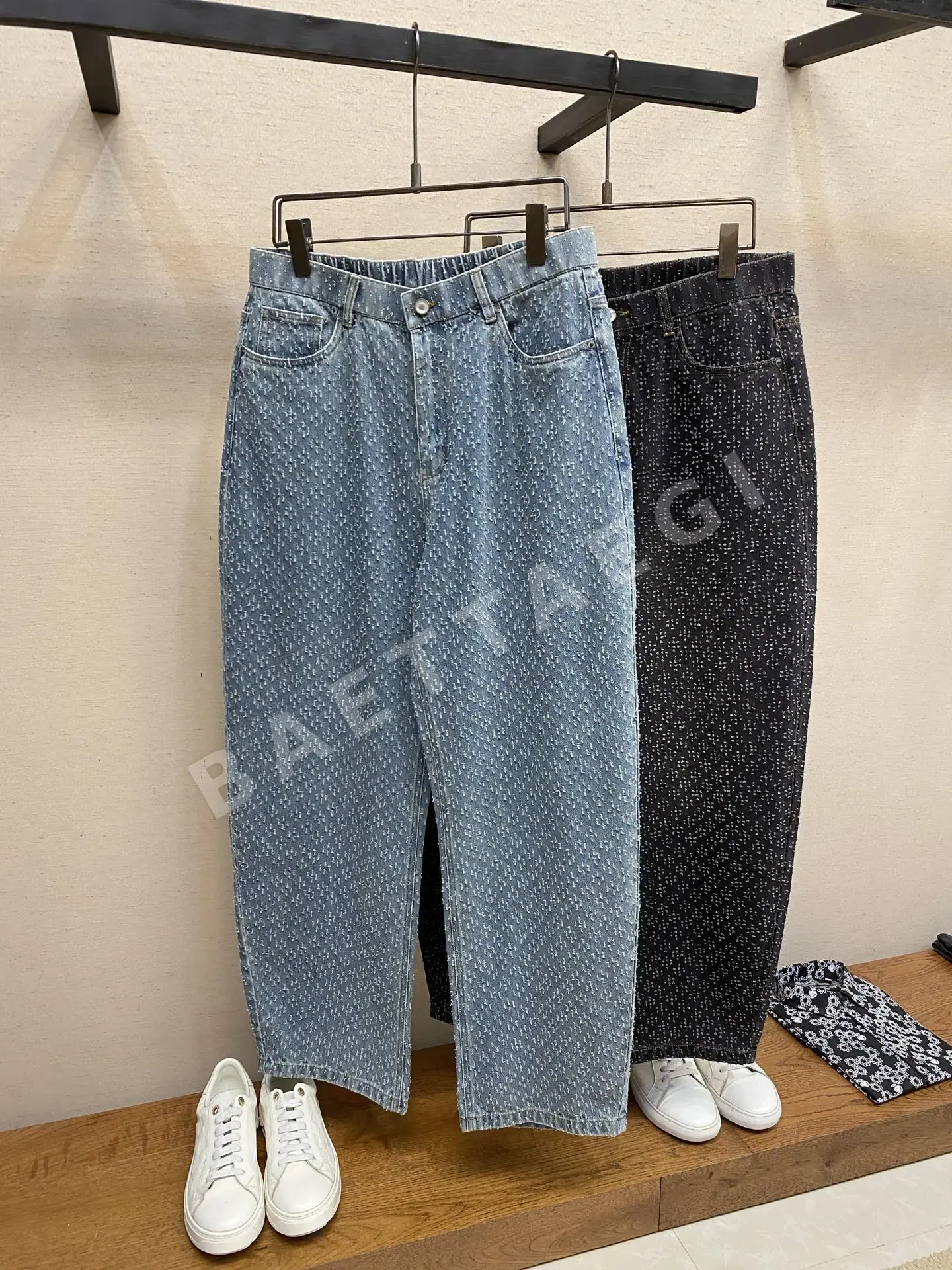 보테가베네타 헤비 듀티 자카드 데미지 와이드 레그 남성 바지 상세 이미지 3