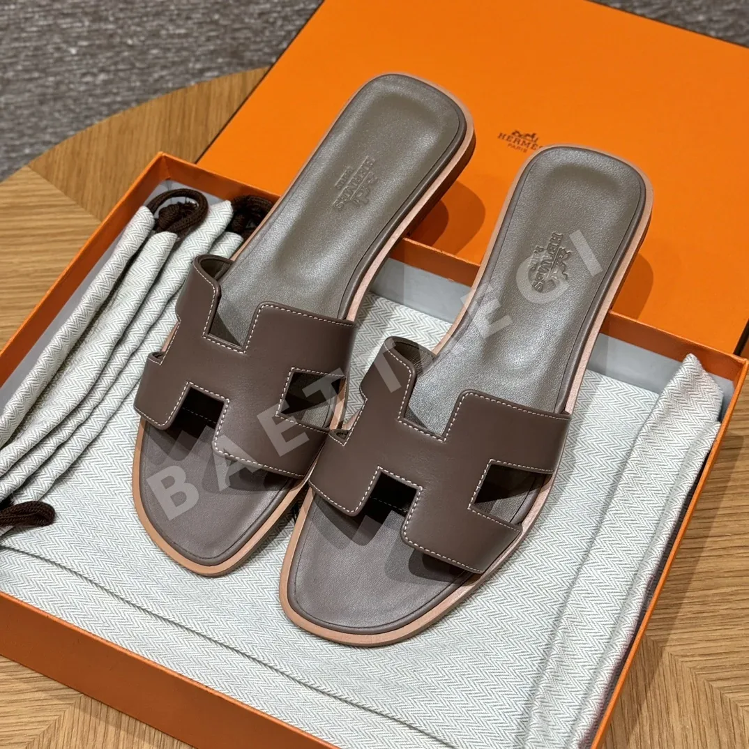 에르메스 오란 슬리퍼 117496