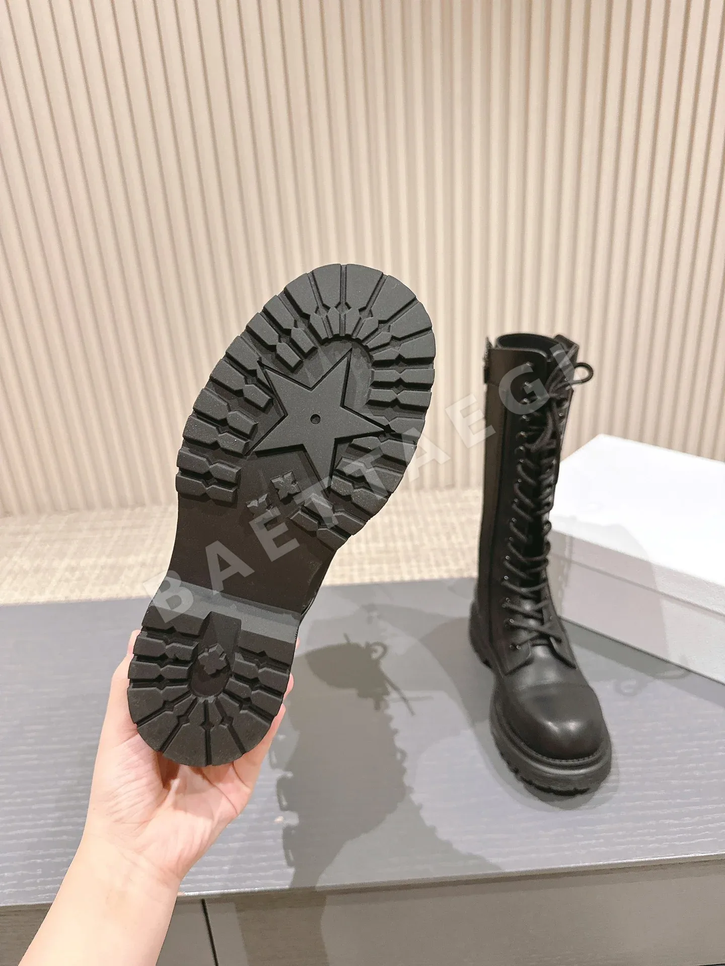 디올 블랙 송아지가죽 롱부츠 8607 상세 이미지 9