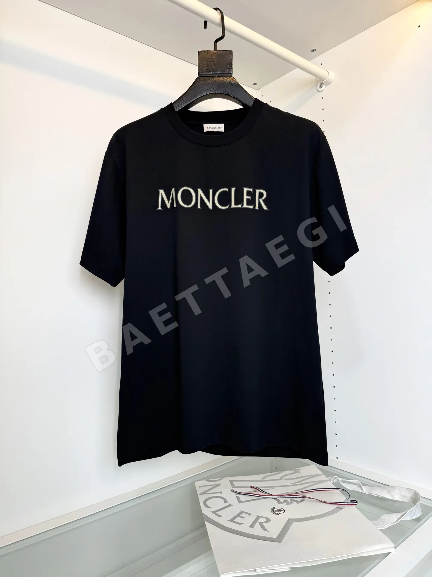 몽클레르 남성 로고 크루넥 반팔 티셔츠 48788