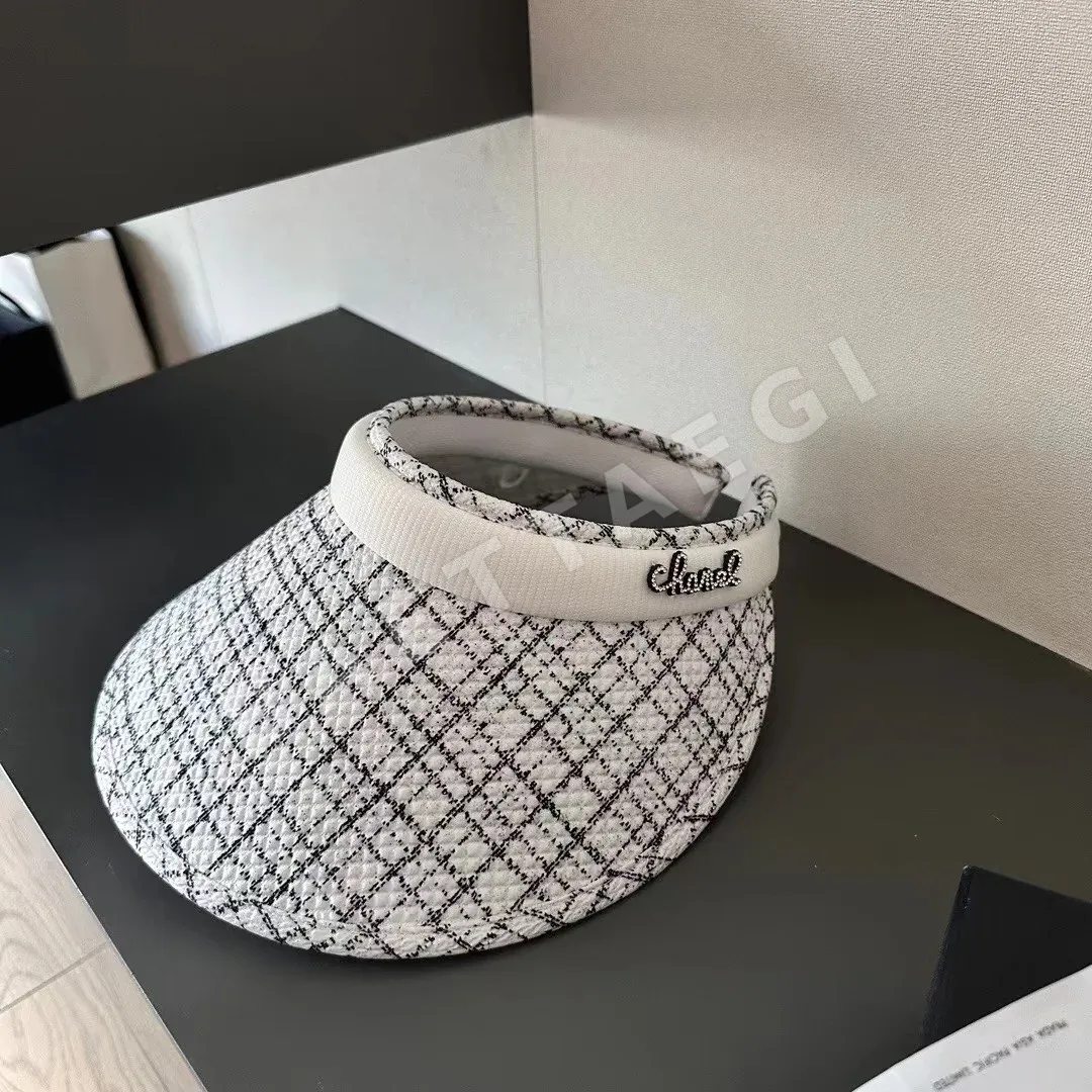 샤넬 체크무늬 바이저 햇 모자 82098