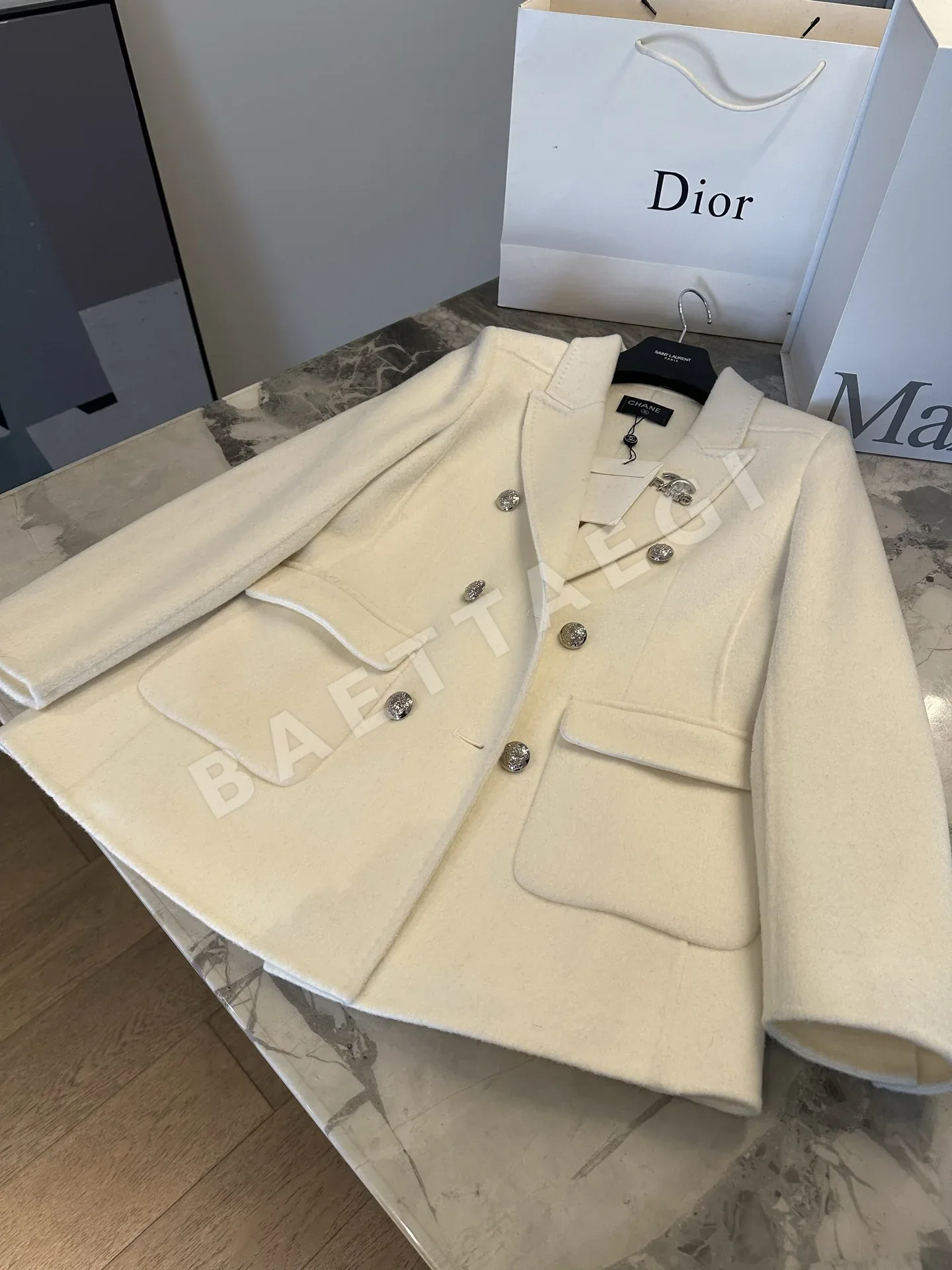 샤넬 더블 브레스티드 울 자켓 182331