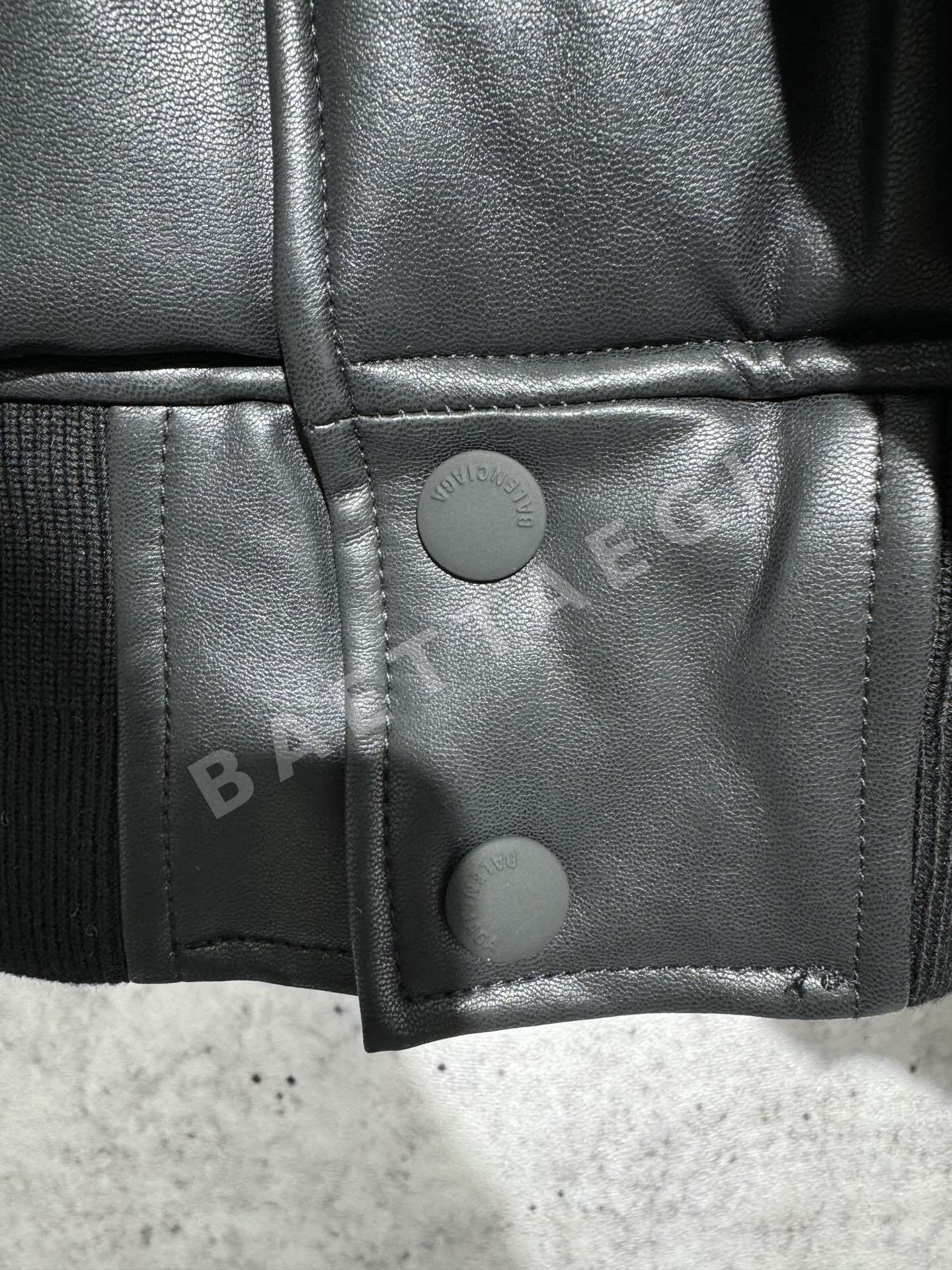 발렌시아가 프린트 레더 자켓 56900-F 상세 이미지 6