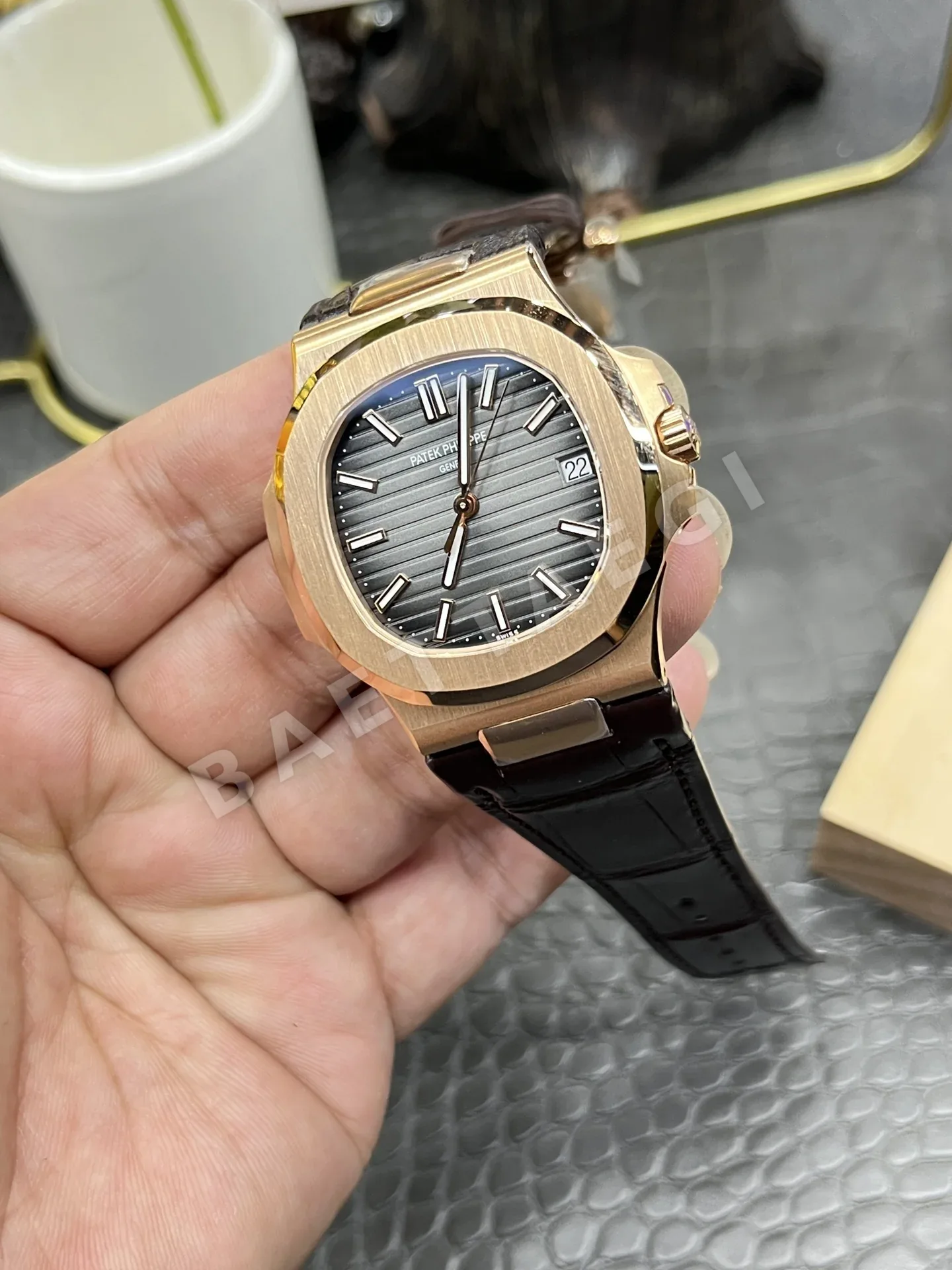 파텍필립 노틸러스 5711 자동 레더스트랩 그레이 다이얼 로즈골드 3K 공장 레플리카 43986 Patek Philippe 상세 이미지 5
