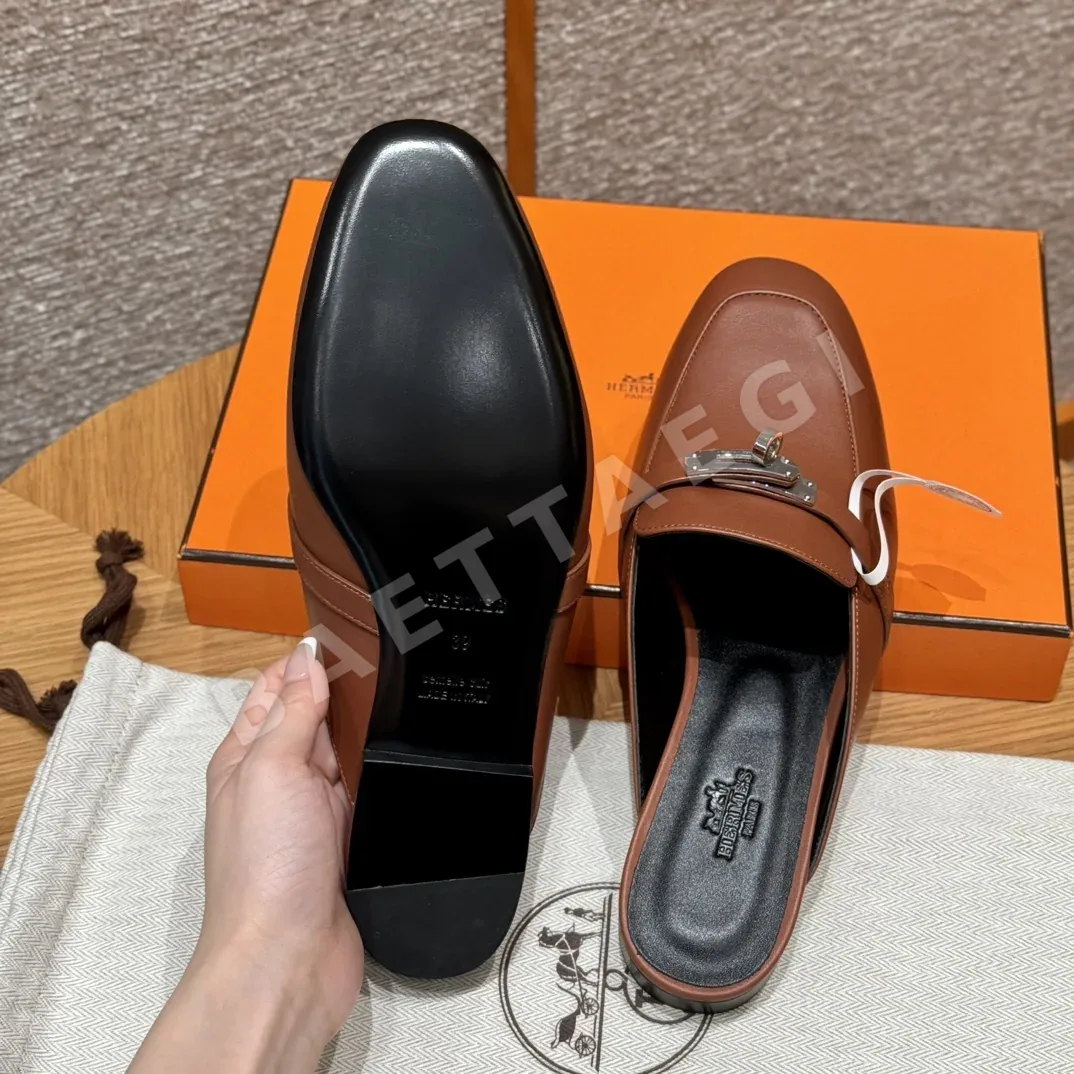 에르메스 이즈 뮬 샌들 Saddle Red Goatskin 실버 하드웨어 상세 이미지 8