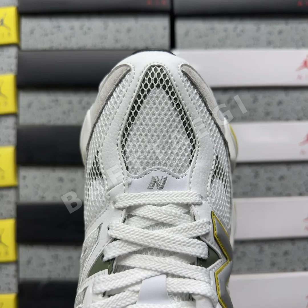 뉴발란스 [C] 9060 U906089D 202266 New Balance 9060 White Apollo Gold 상세 이미지 2