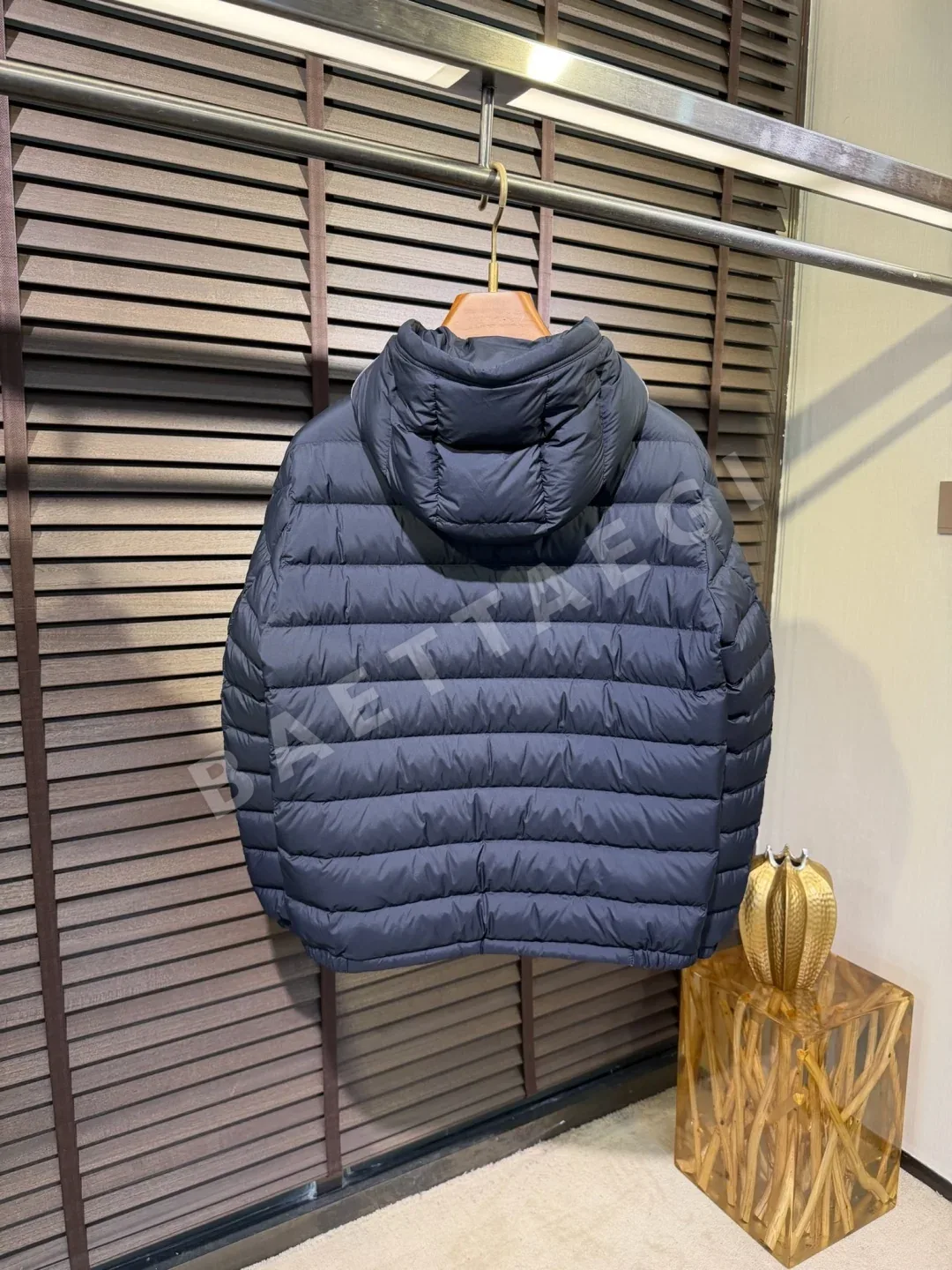 몽클레르 베르메일 후드 쇼트 다운 자켓 M3552 상세 이미지 2