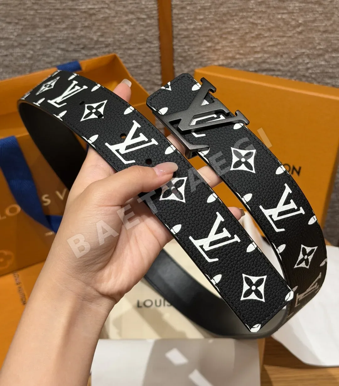 루이비통 카프스킨 패턴 벨트 상세 이미지 8