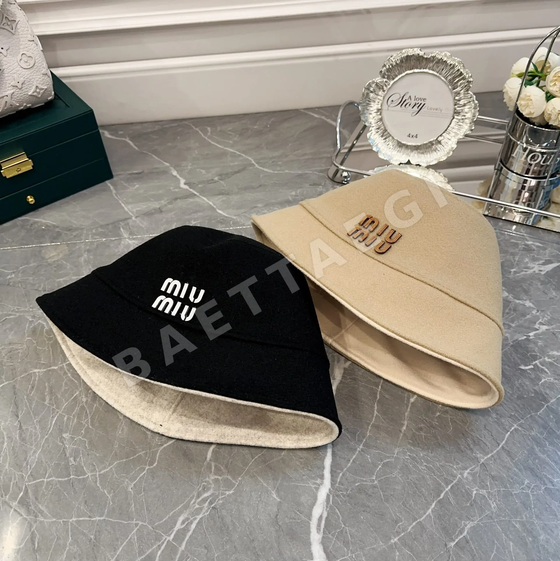 미우미우 모자 81144 Miu Miu Cap 상세 이미지 9