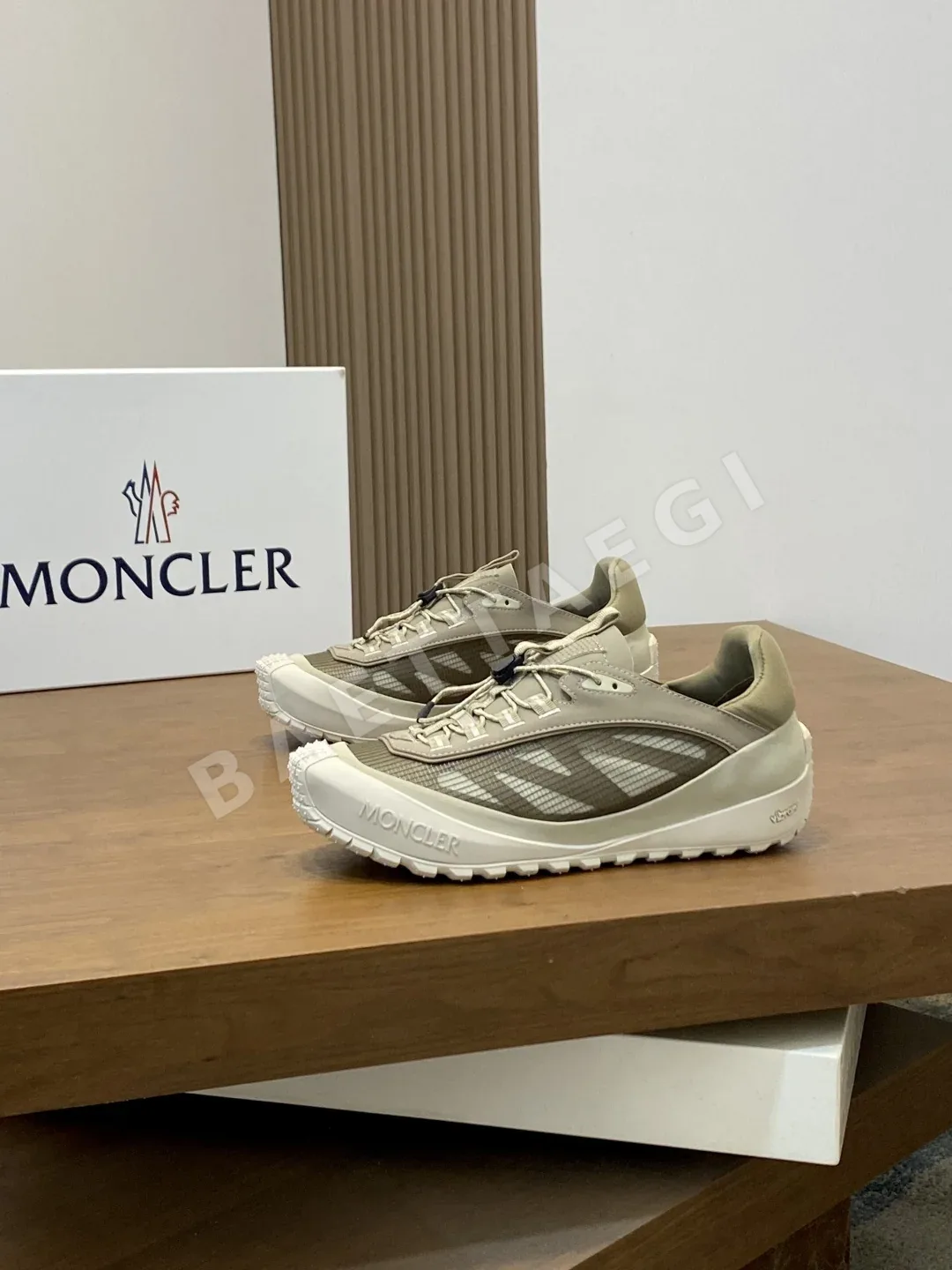 몽클레르 메시 네오프렌 남성 스니커즈 상세 이미지 3