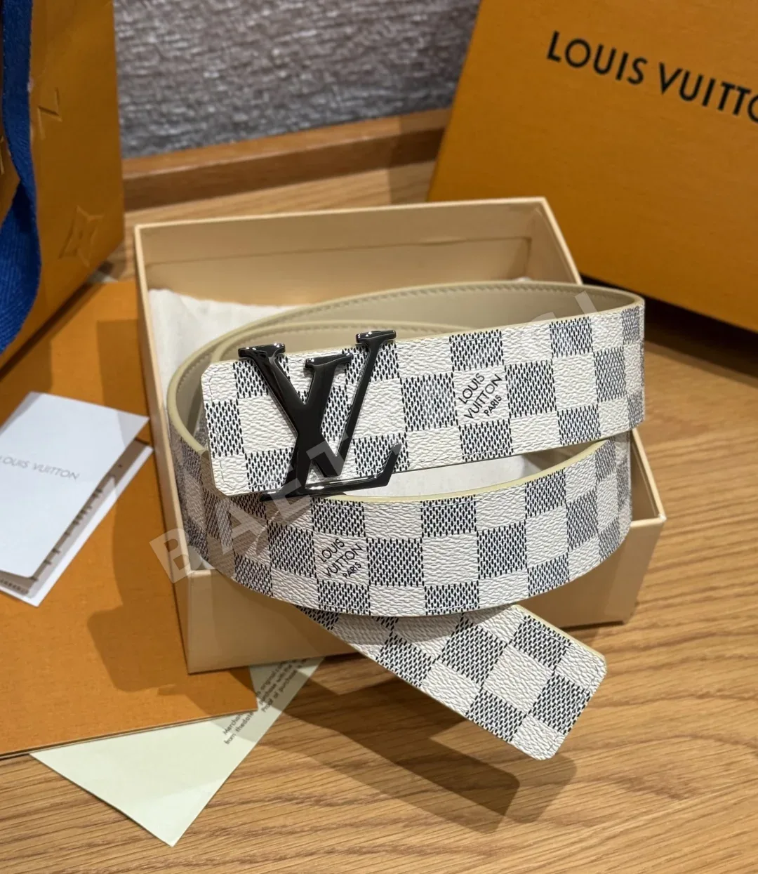 루이비통 LV 이니셜 40mm 리버서블 벨트 180356