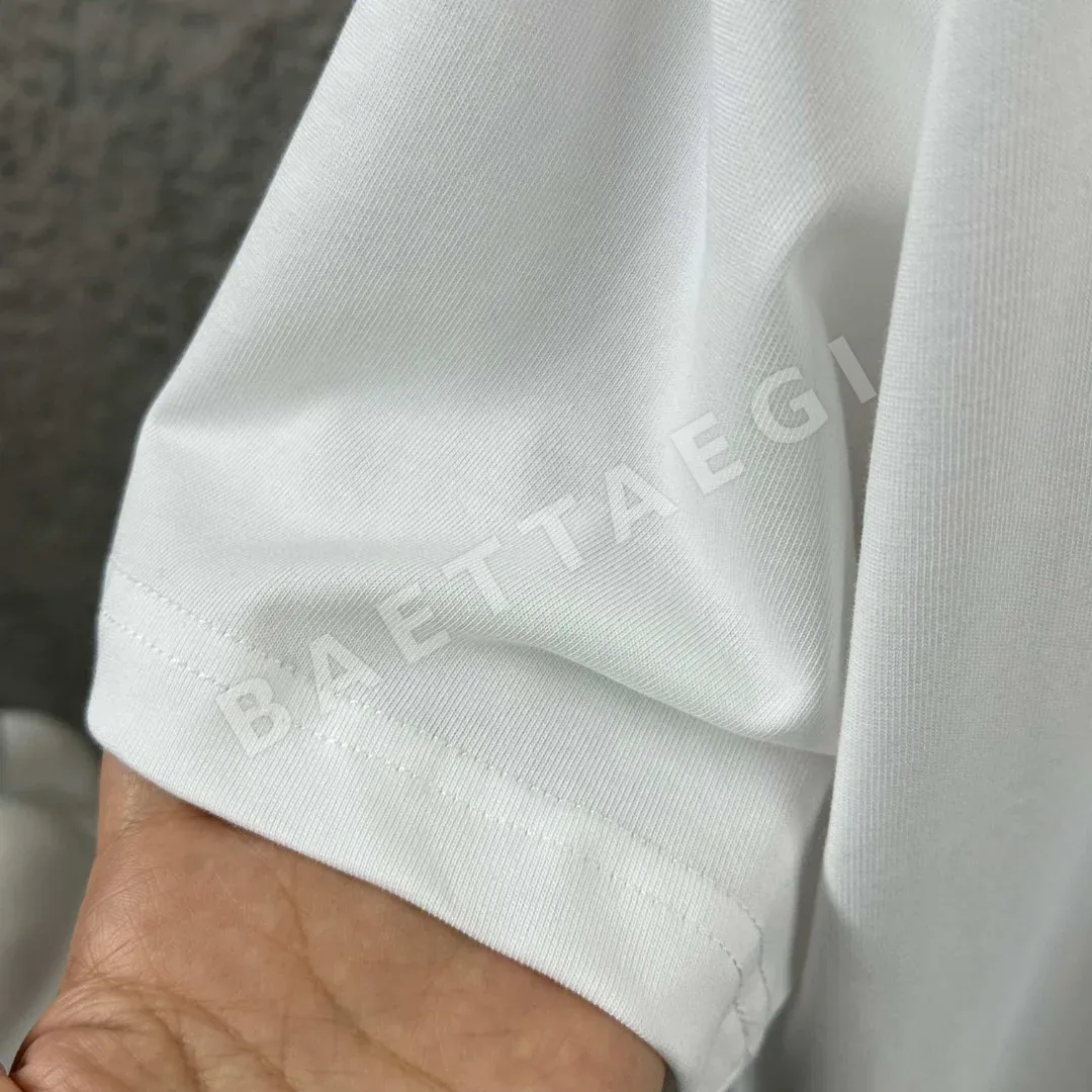 프라다 클래식 메탈 라벨 코튼 반팔 티셔츠 상세 이미지 8