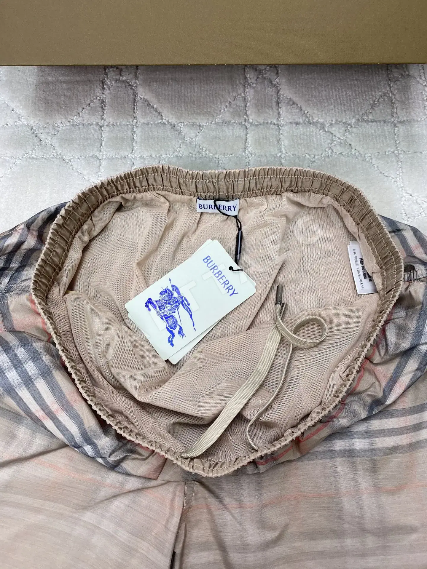 버버리 뉴 그라데이션 남성 반바지 상세 이미지 6
