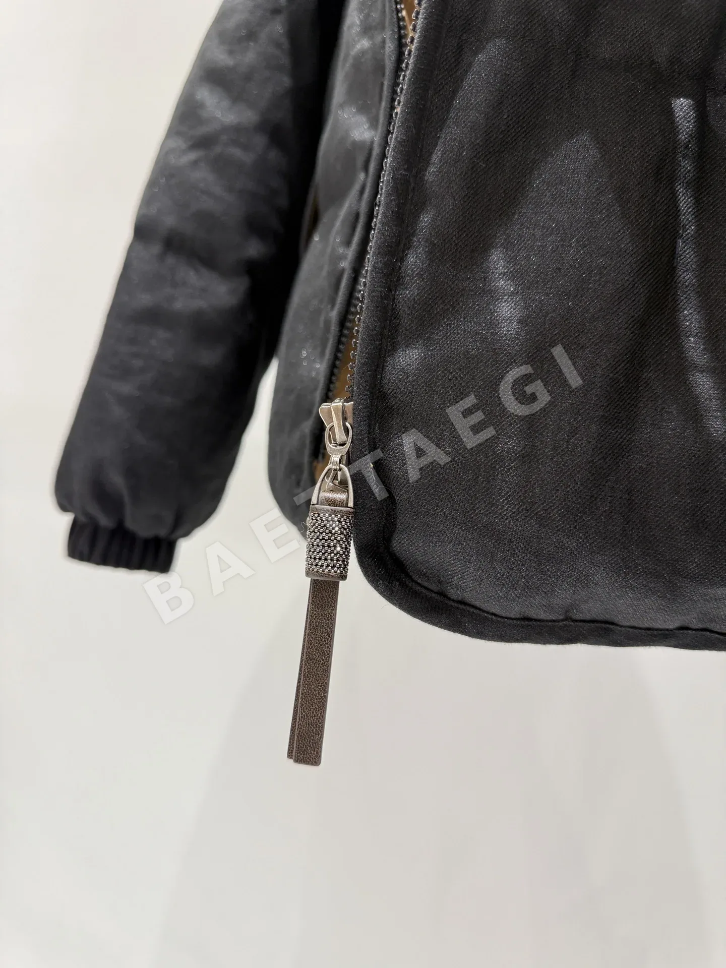 브루넬로쿠치넬리 오트쿠튀르 공방(Métiers d'Art) 컬렉션 패딩 상세 이미지 7