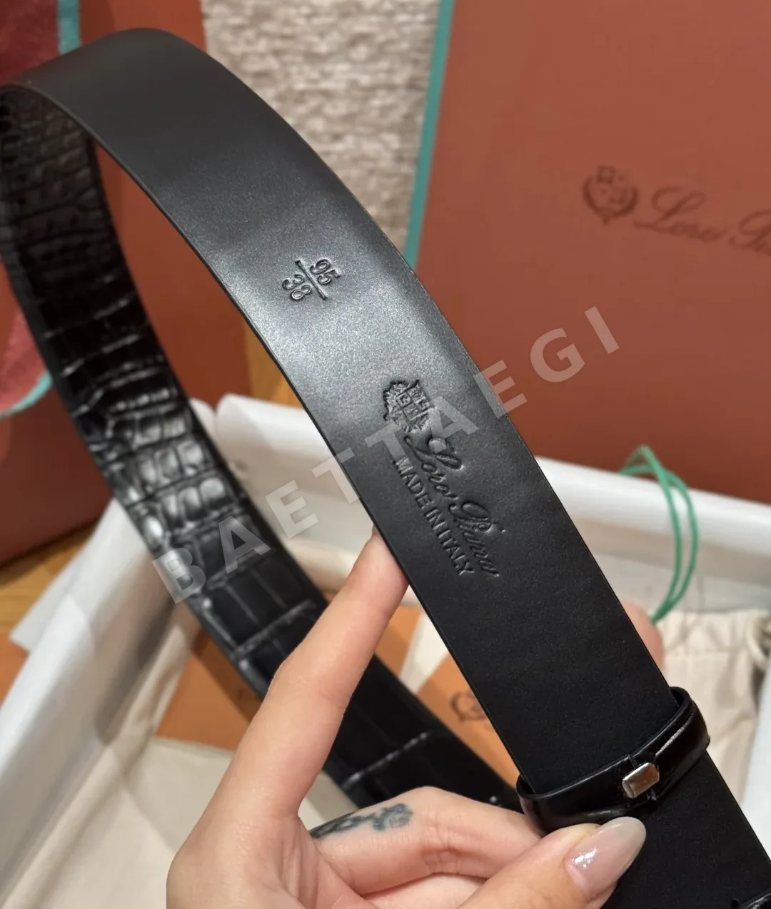 로로피아나 악어가죽 팔라듐 버클 벨트 상세 이미지 8