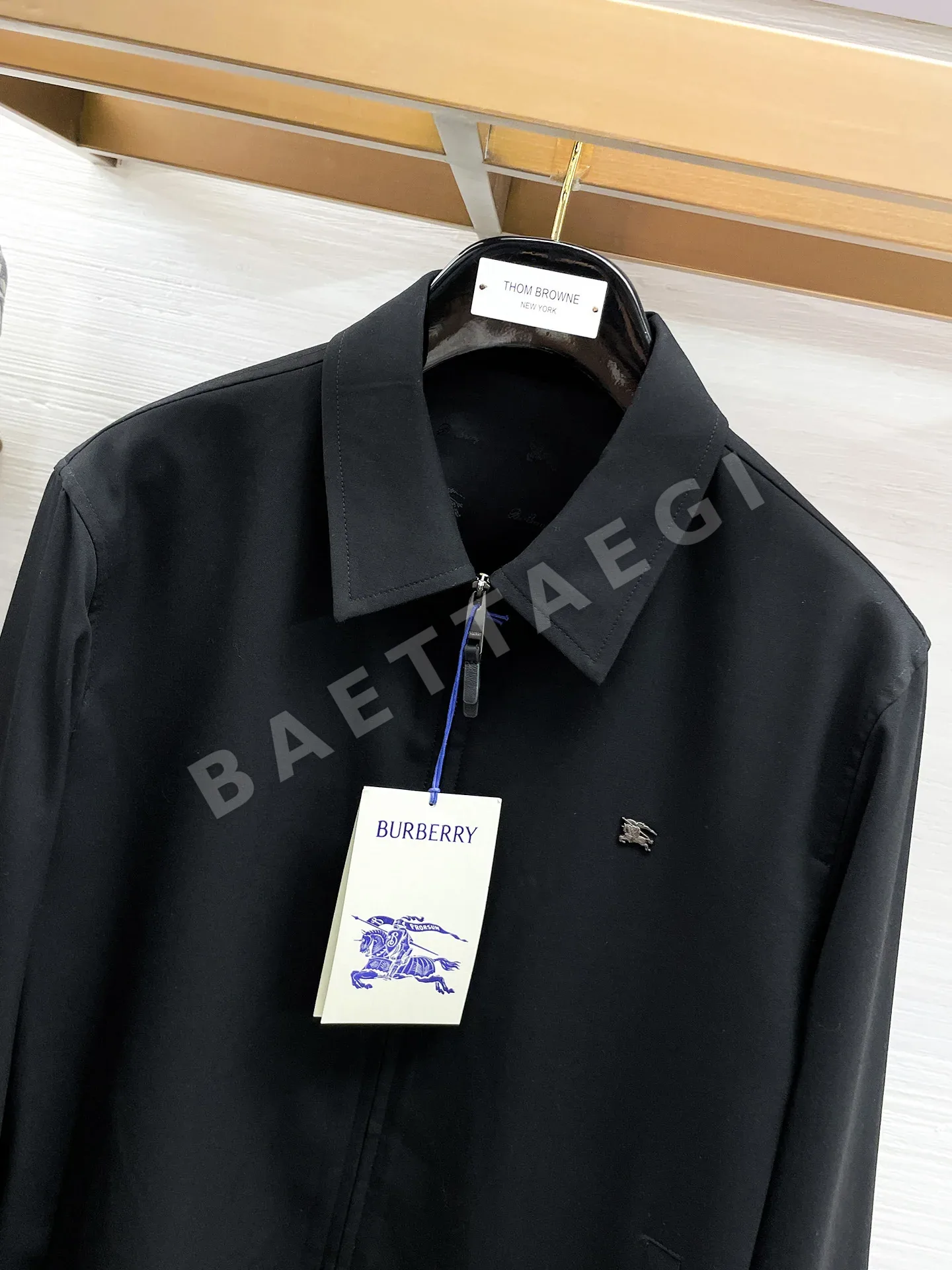 버버리 블룸즈베리 핀스트라이프 울 로고 남성 자켓 상세 이미지 2