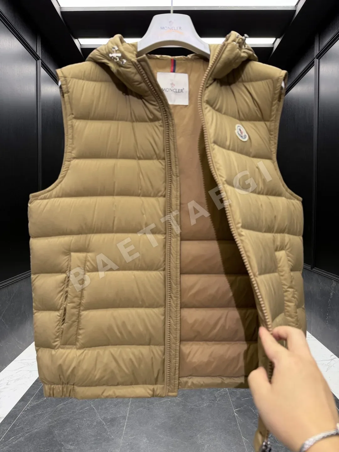 몽클레르 마르세이얀 후드 다운 베스트 상세 이미지 8