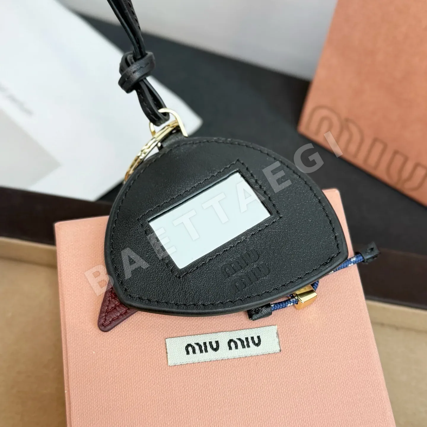 미우미우 레자 베이스볼캡 키링 상세 이미지 6