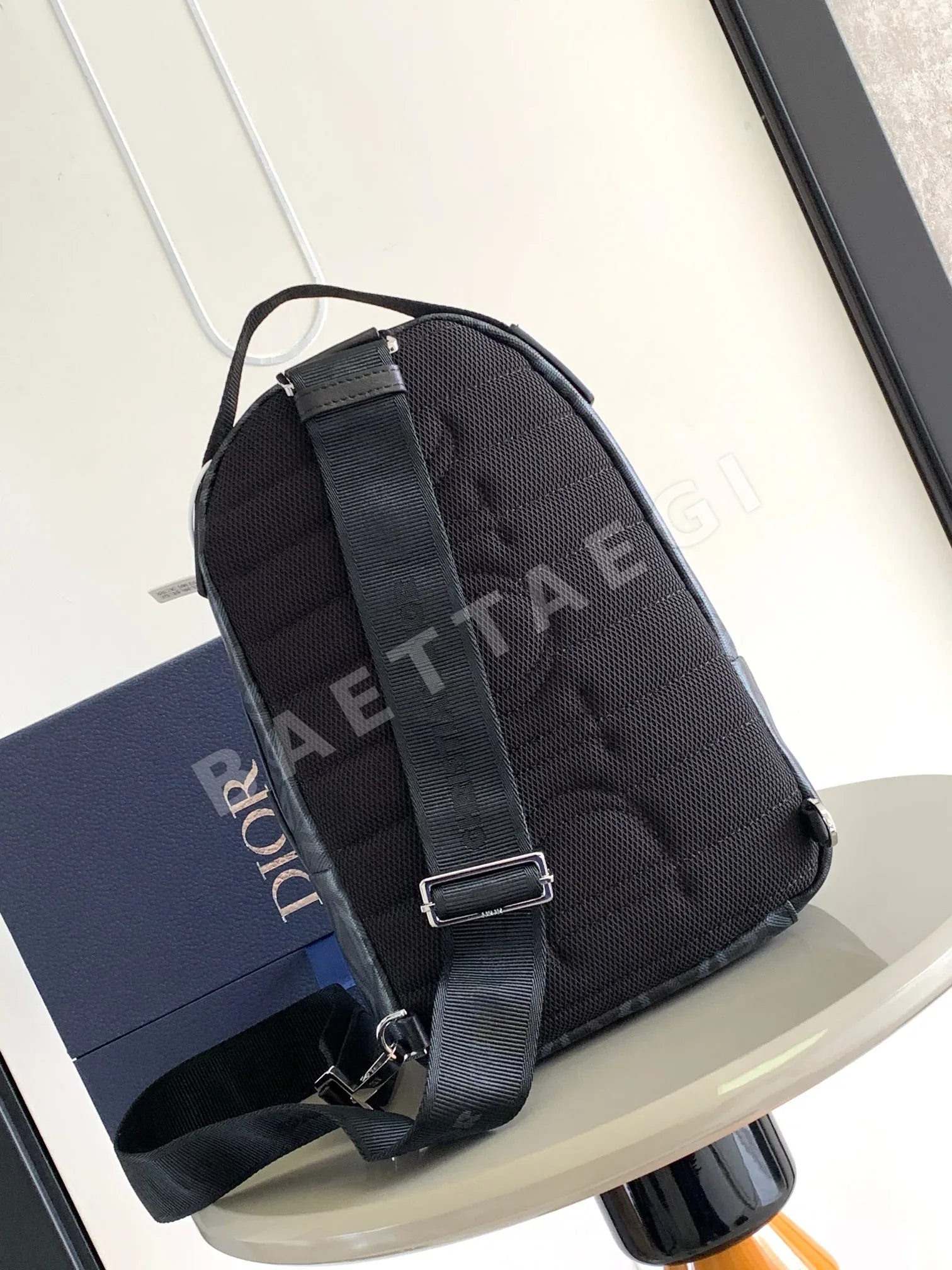 디올 CD 다이아몬드 패턴 블랙 캔버스 숄더백 상세 이미지 3