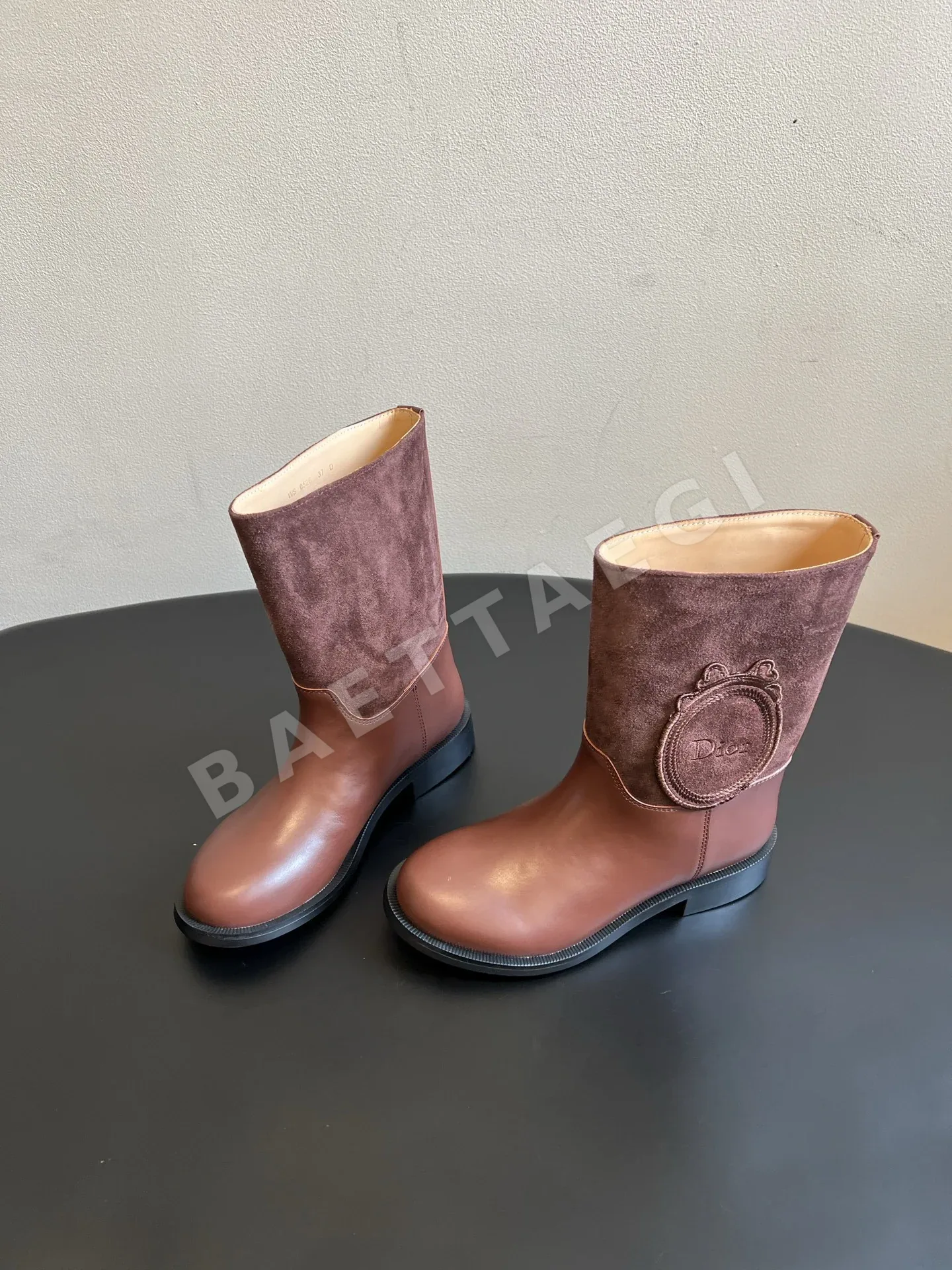 디올 부츠 배지 자수 상세 이미지 2