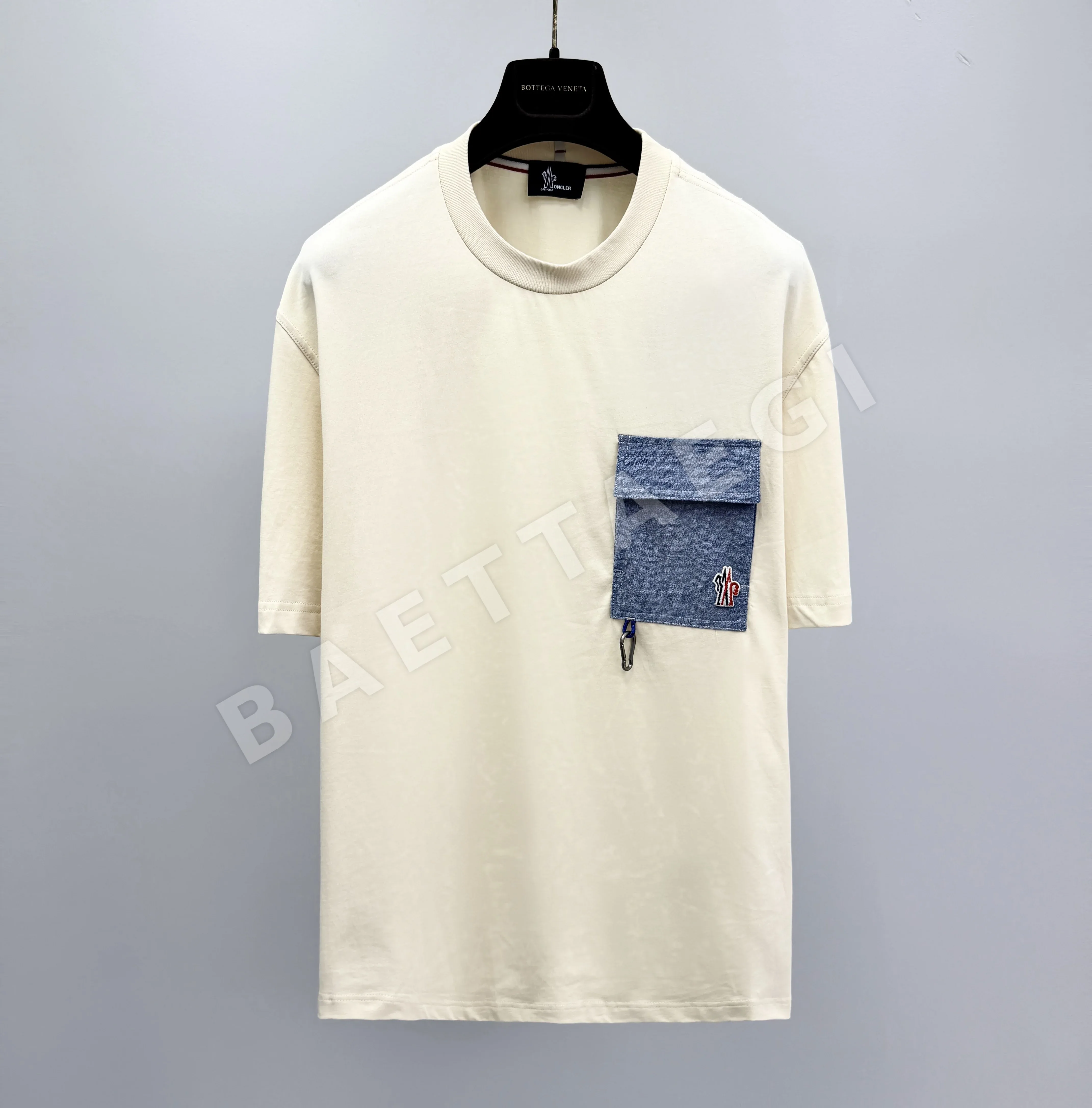 몽클레르 데님 포켓 코튼 블렌드 티셔츠 상세 이미지 10