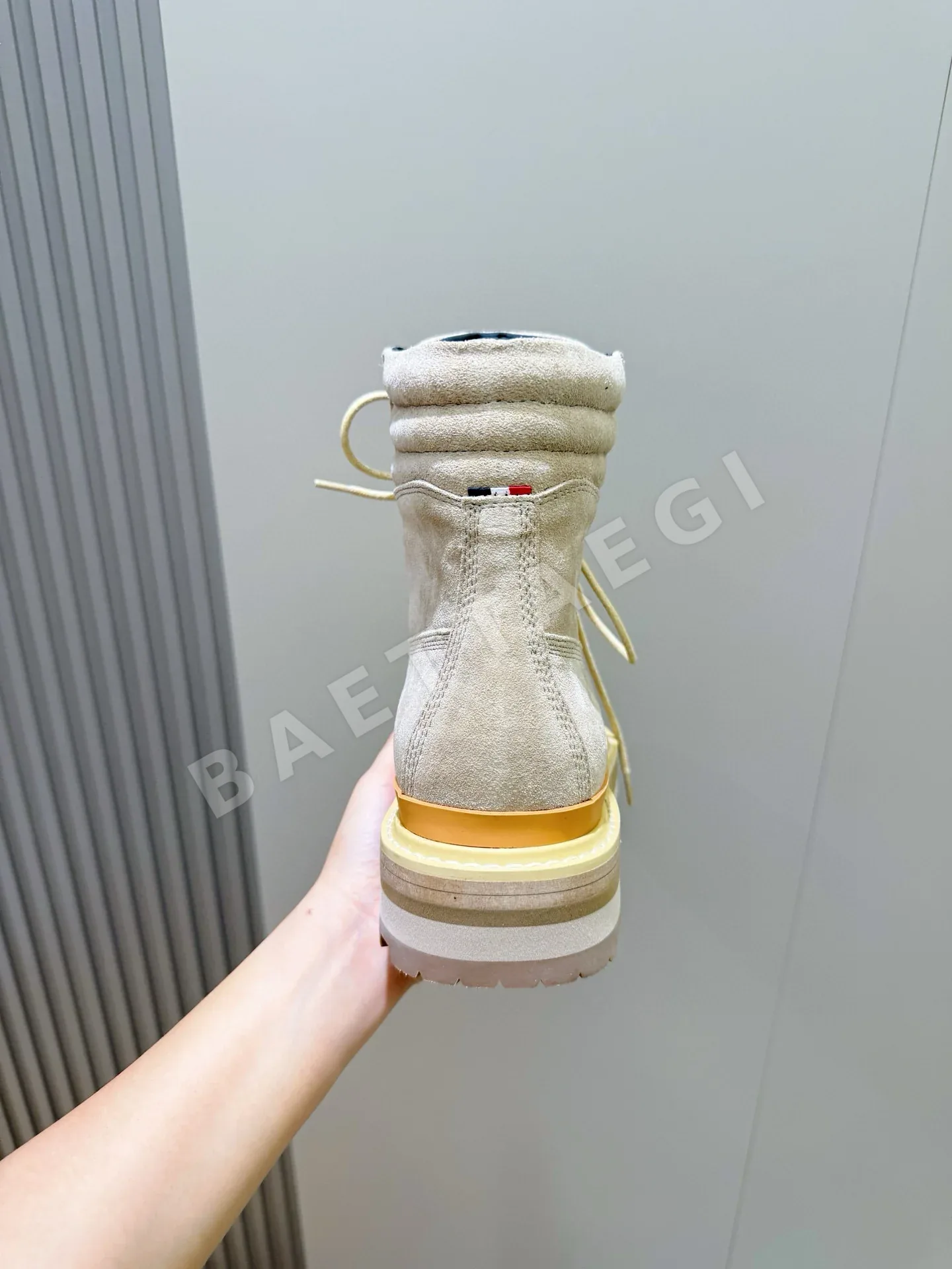 몽클레르 부츠 남성 가죽 하이컷 디자인 상세 이미지 6