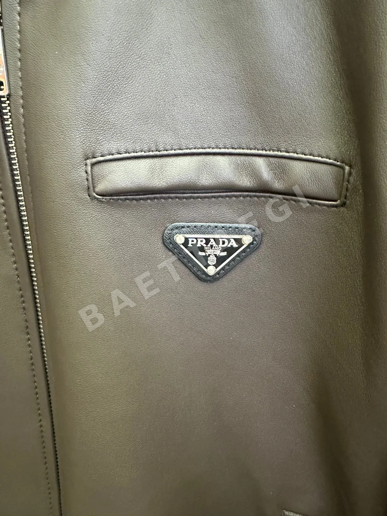 프라다 리버시블 램스킨 보머 자켓 상세 이미지 7