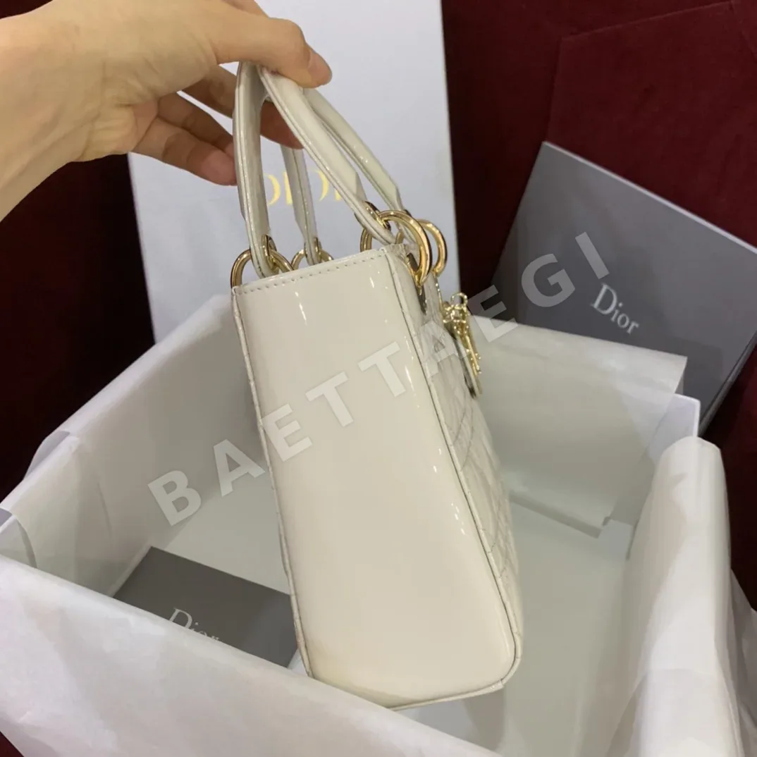 디올 레디 카나주 페이턴트 가죽 미니 핸드백 상세 이미지 2