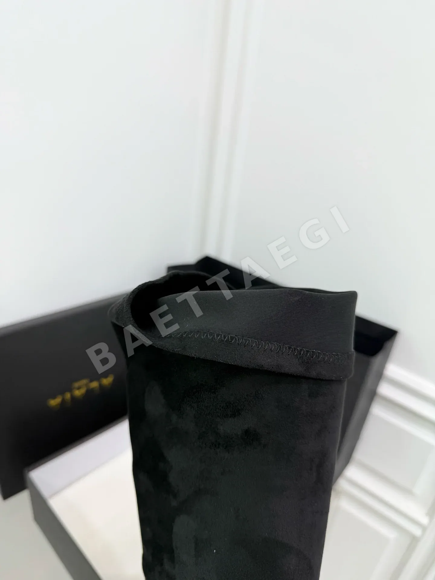 알라이아 포인티드토 스트레치 오버니 부츠 상세 이미지 7