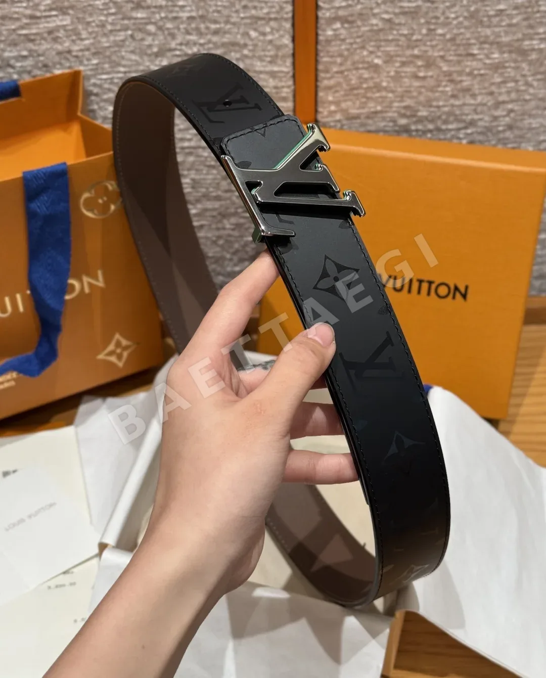 루이비통 이니셜 40mm 리버시블 벨트 상세 이미지 3