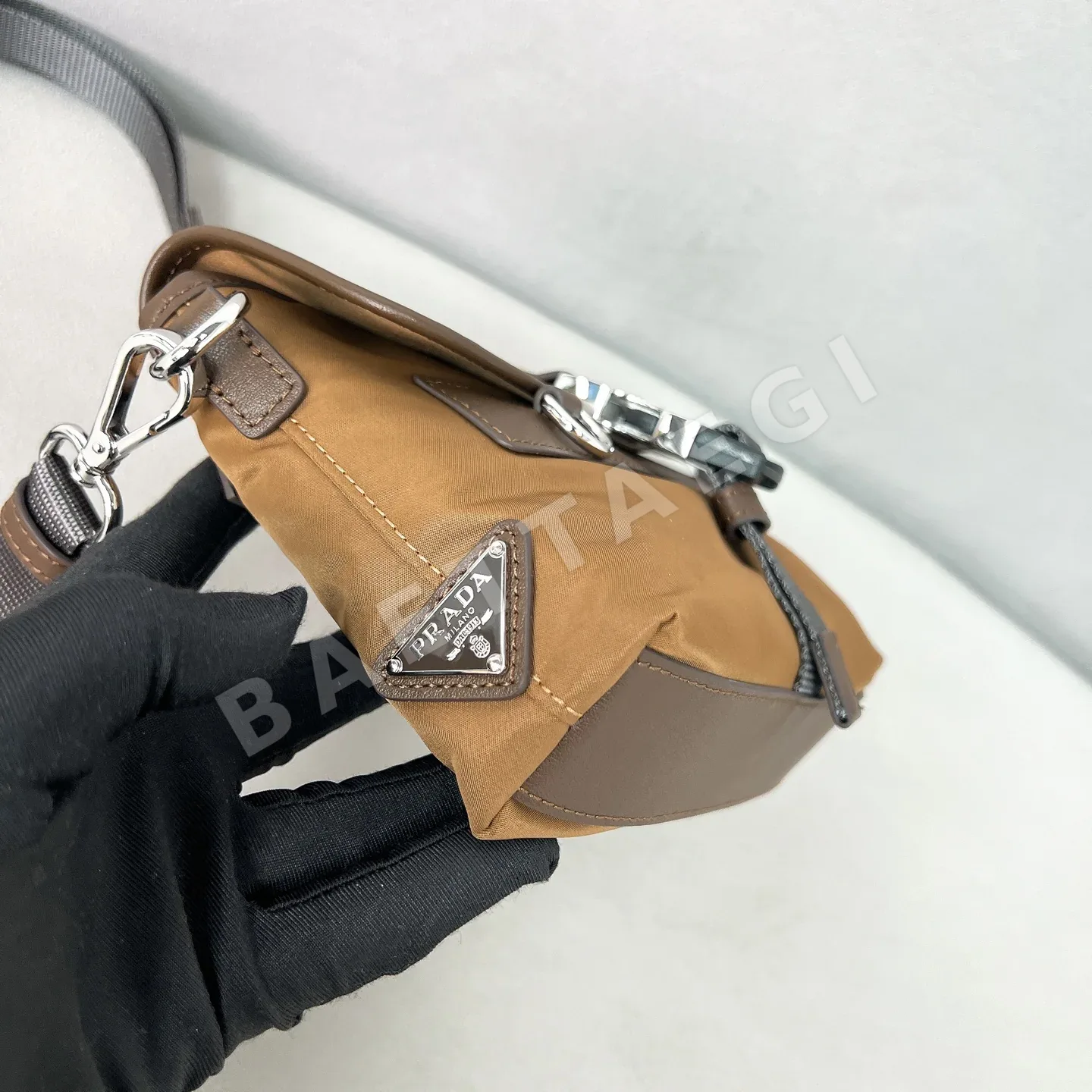 프라다 사피아노 크로스그레인 스마트폰 숄더백 2ZT071 상세 이미지 7