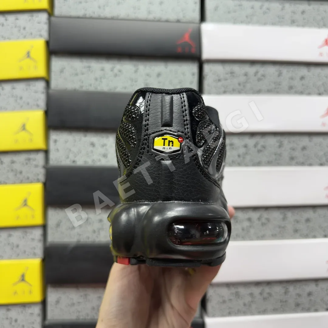 나이키 [BD] 에어 맥스 플러스 DO6383-001 201863 Nike Air Max Plus Metal Mesh Black Red 상세 이미지 4