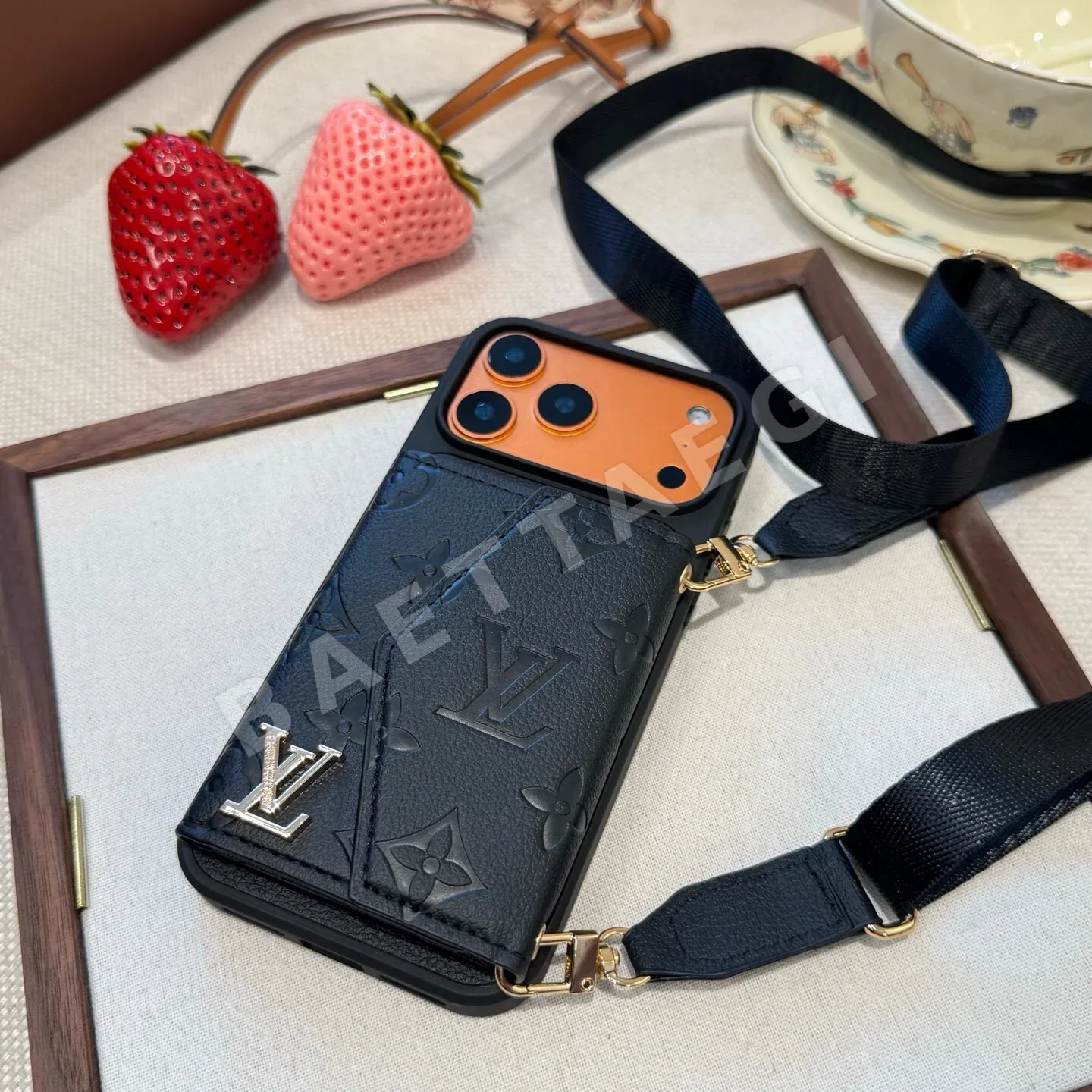 루이비통 LV 카드홀더 크로스바디 스마트폰 케이스 상세 이미지 6