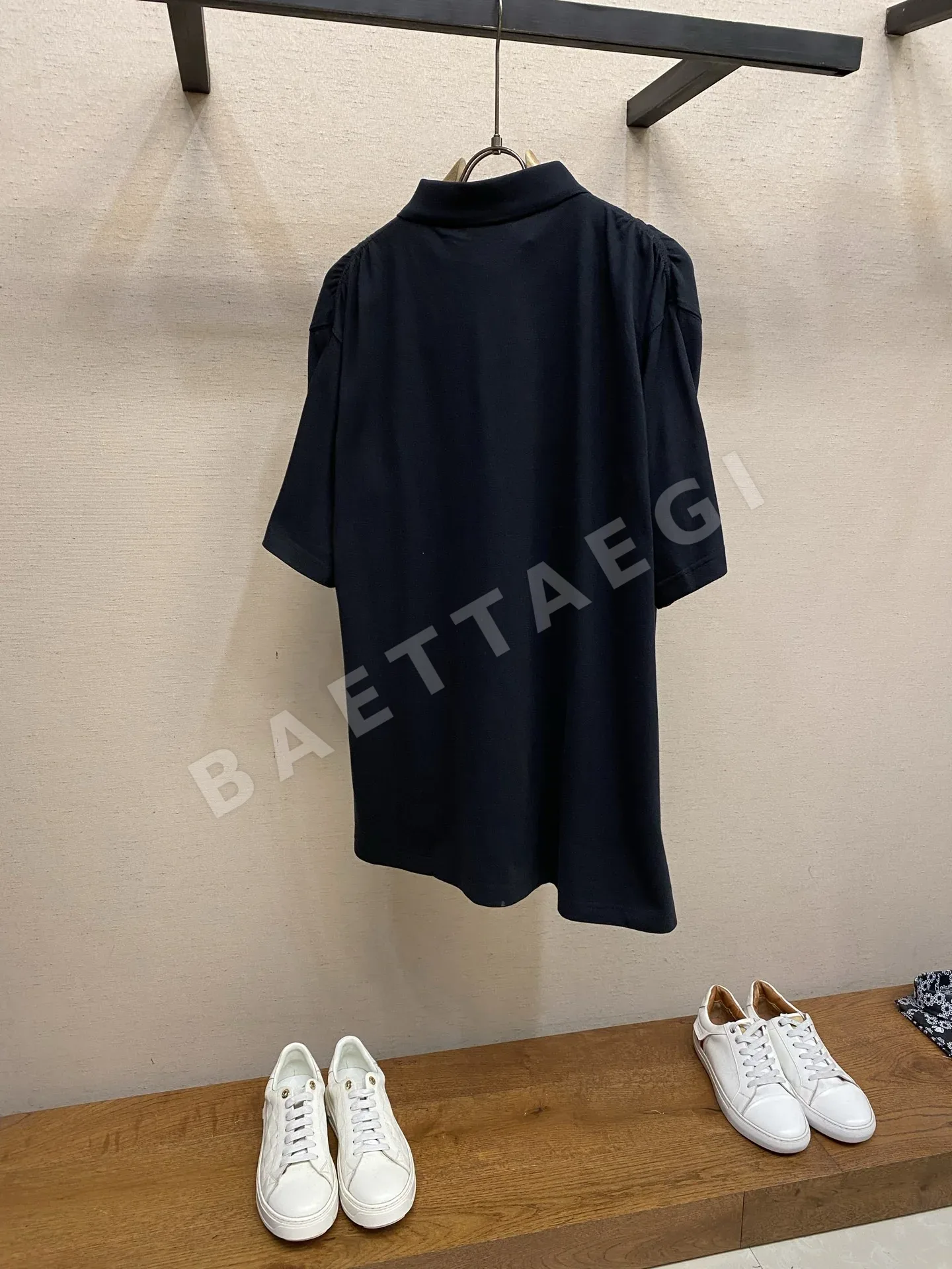 발렌시아가 자수 코튼 오버핏 폴로셔츠 상세 이미지 2