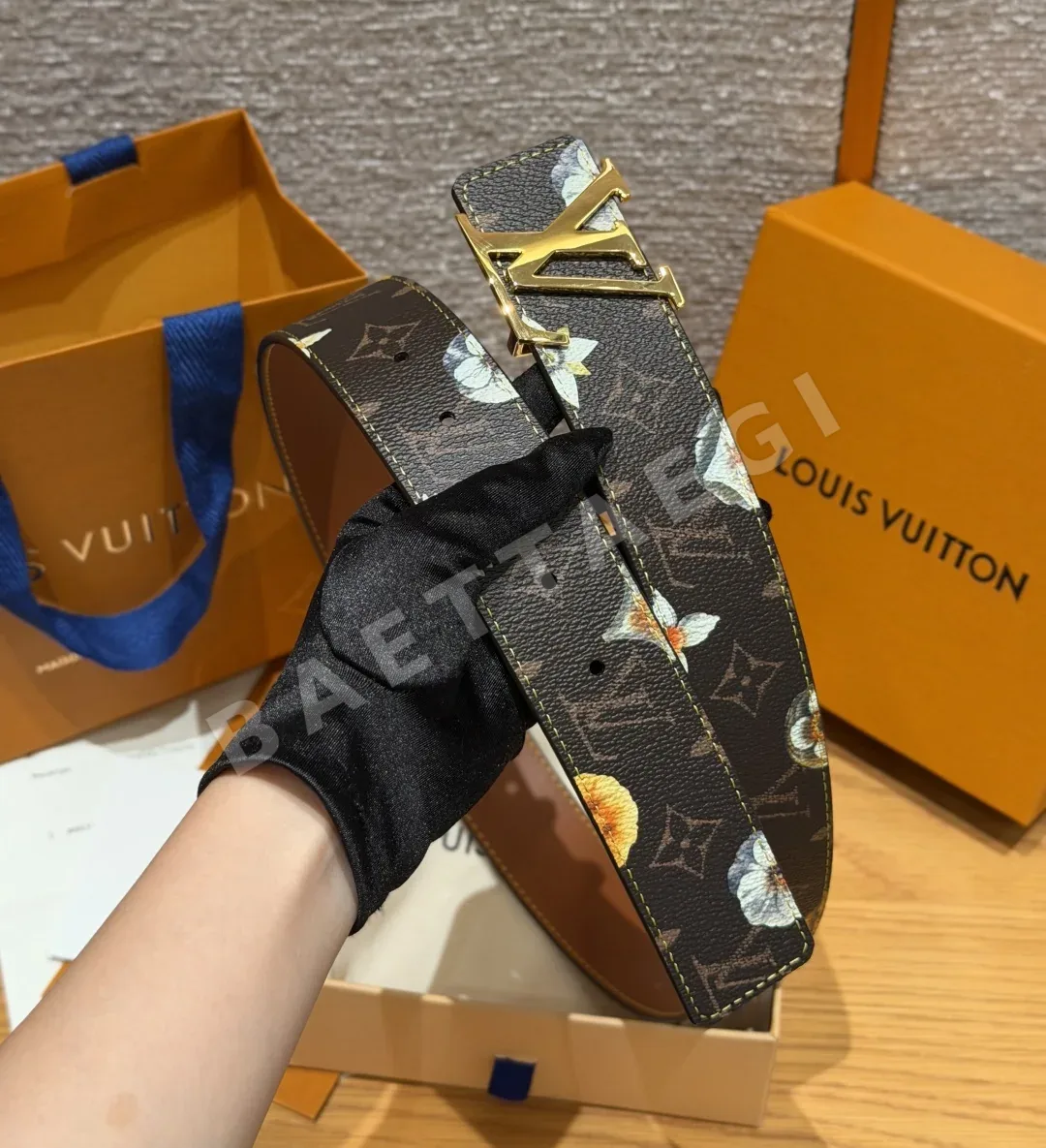 루이비통 모노그램 플라워 리버시블 벨트 상세 이미지 9