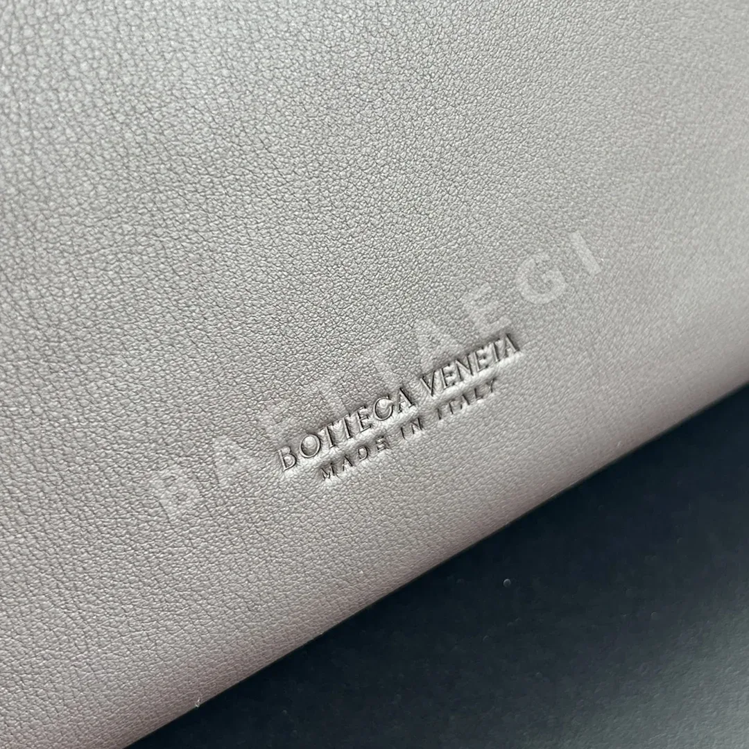 보테가베네타 우븐 숄더 스트랩 레더 숄더백 상세 이미지 8