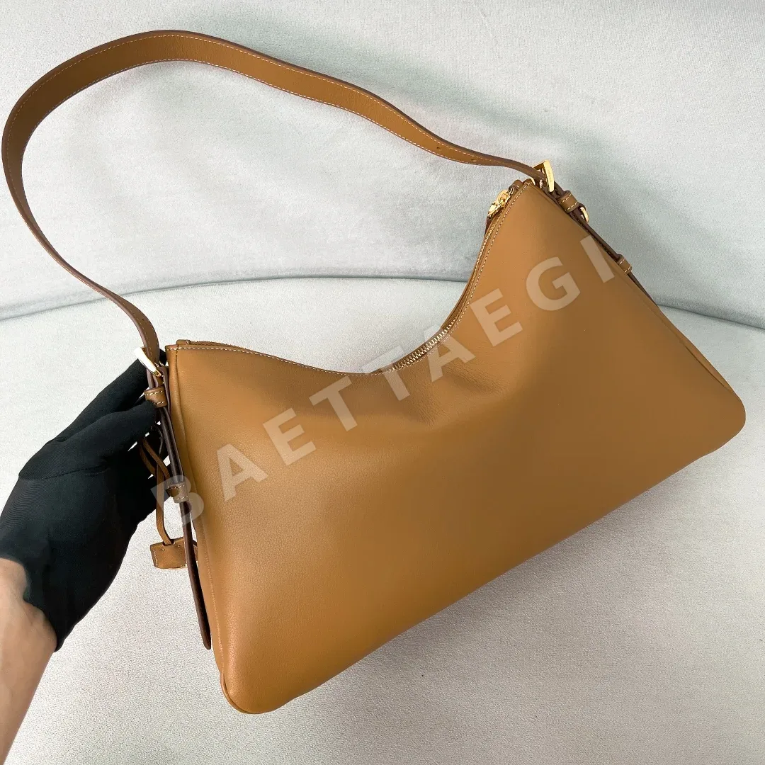 프라다 가죽 호보 숄더백 1BC228 상세 이미지 4