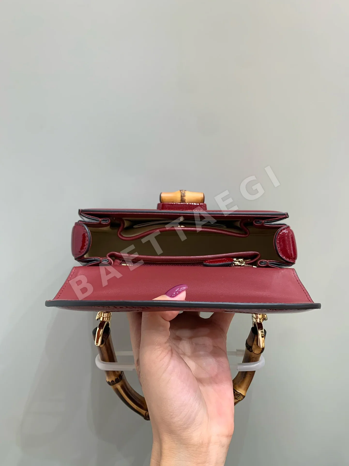 구찌 대나무 앙코라 레드 에나멜 가죽 가방 상세 이미지 7