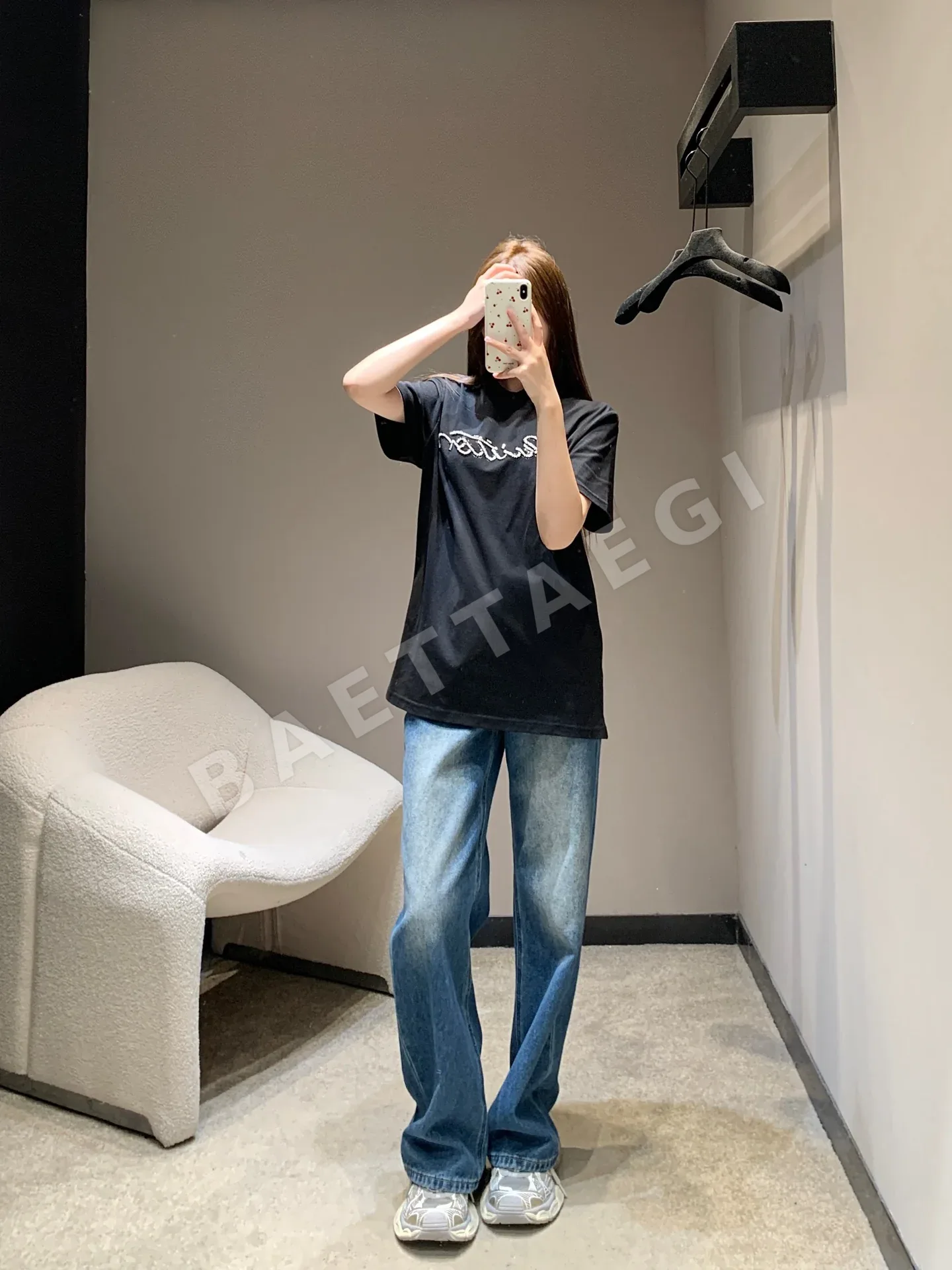 루이비통 비즈 자수 크루넥 코튼 반팔 티셔츠 상세 이미지 6