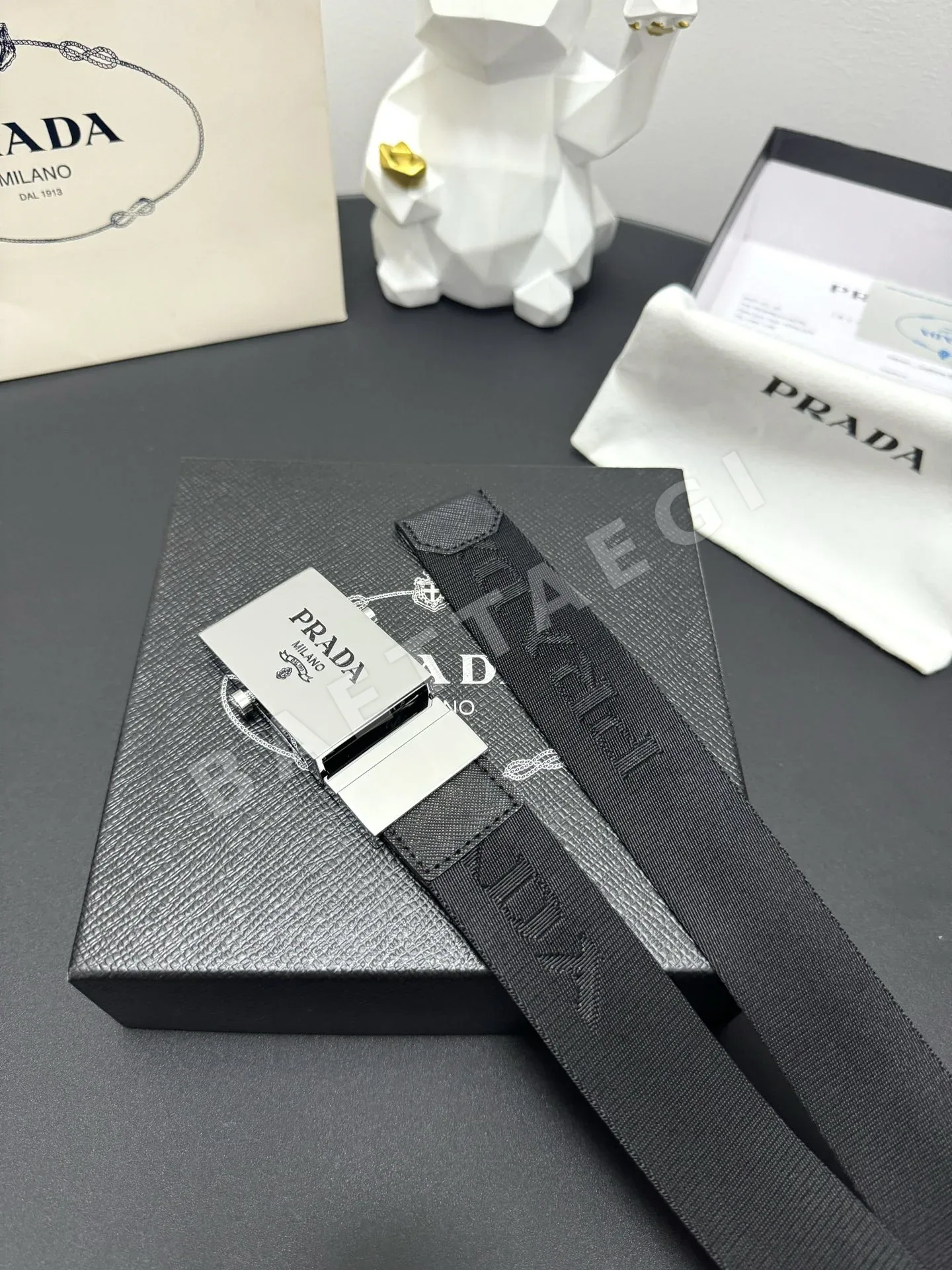 프라다 검정 로고 짜임 벨트 상세 이미지 3