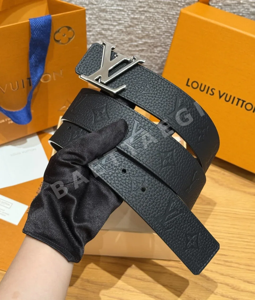 루이비통 이니셜 40mm 리버시블 소가죽 벨트 상세 이미지 2