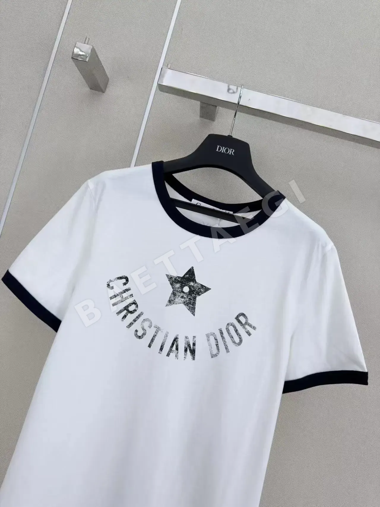 디올 오각별 프린트 반팔 티셔츠 상세 이미지 2