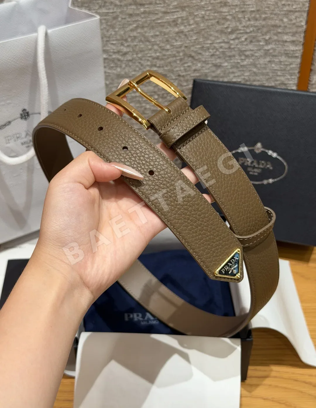 프라다 가죽 삼각로고 벨트 33mm 상세 이미지 4