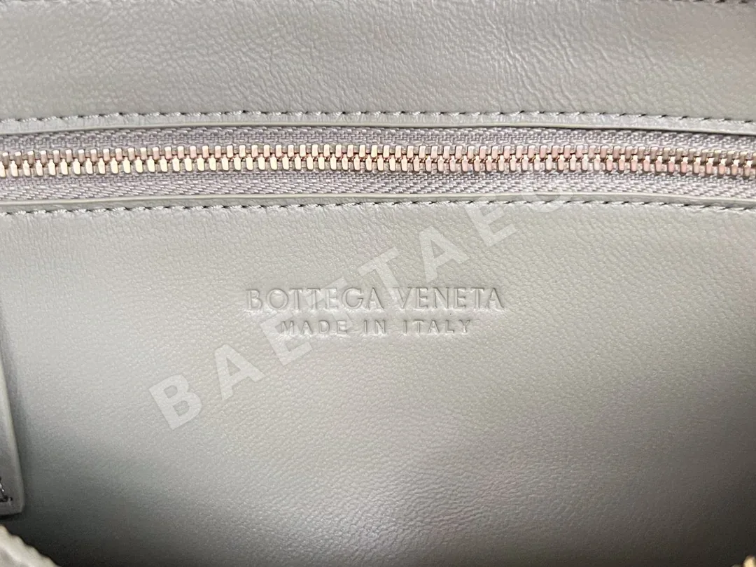 보테가베네타 브릭 카세트 램스킨 언더암 가방 상세 이미지 7